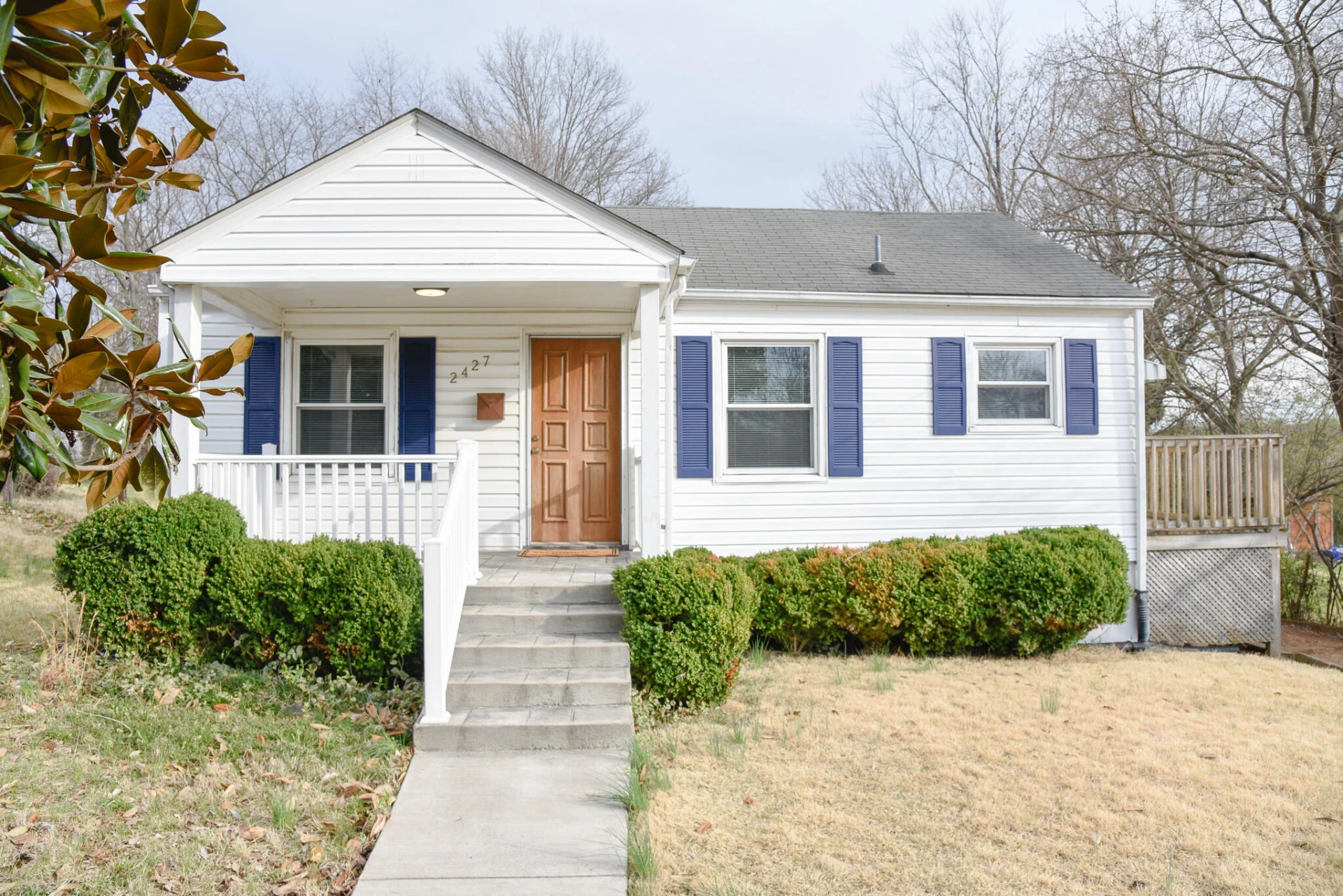 2427 Ravenwood AVE - Photo 23