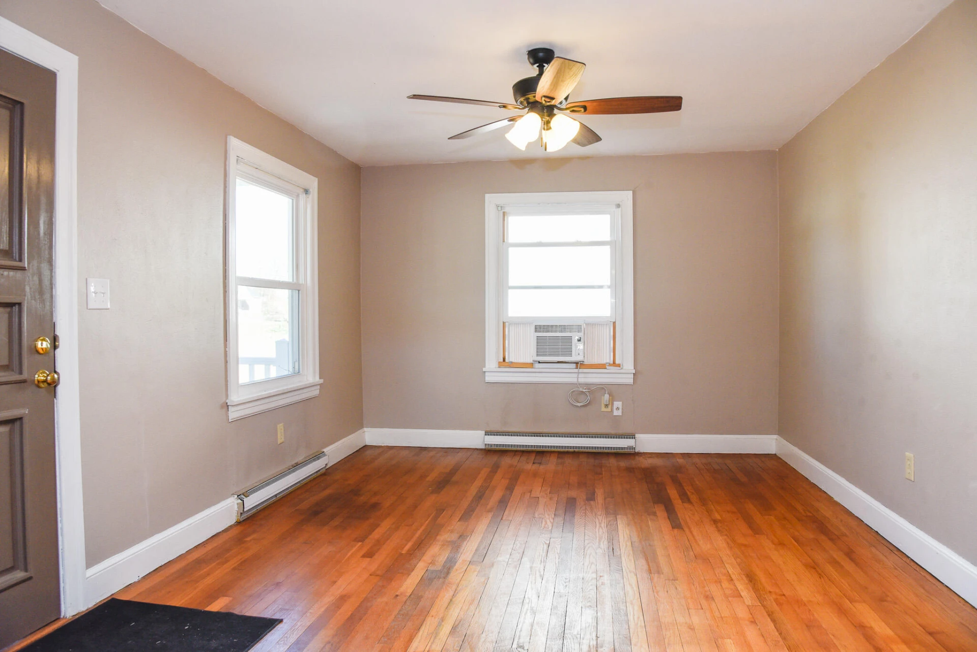 2427 Ravenwood AVE - Photo 4