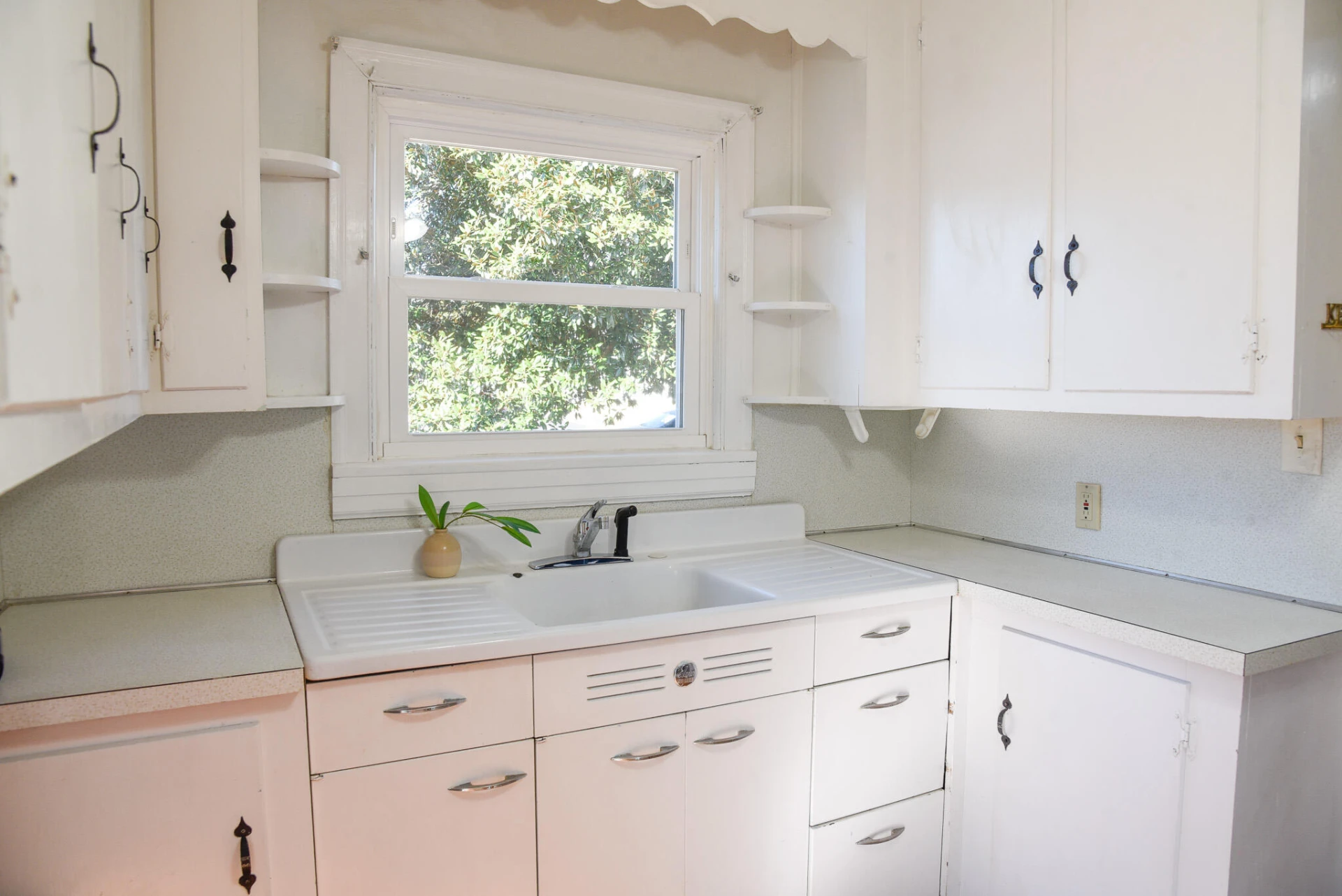 2427 Ravenwood AVE - Photo 8