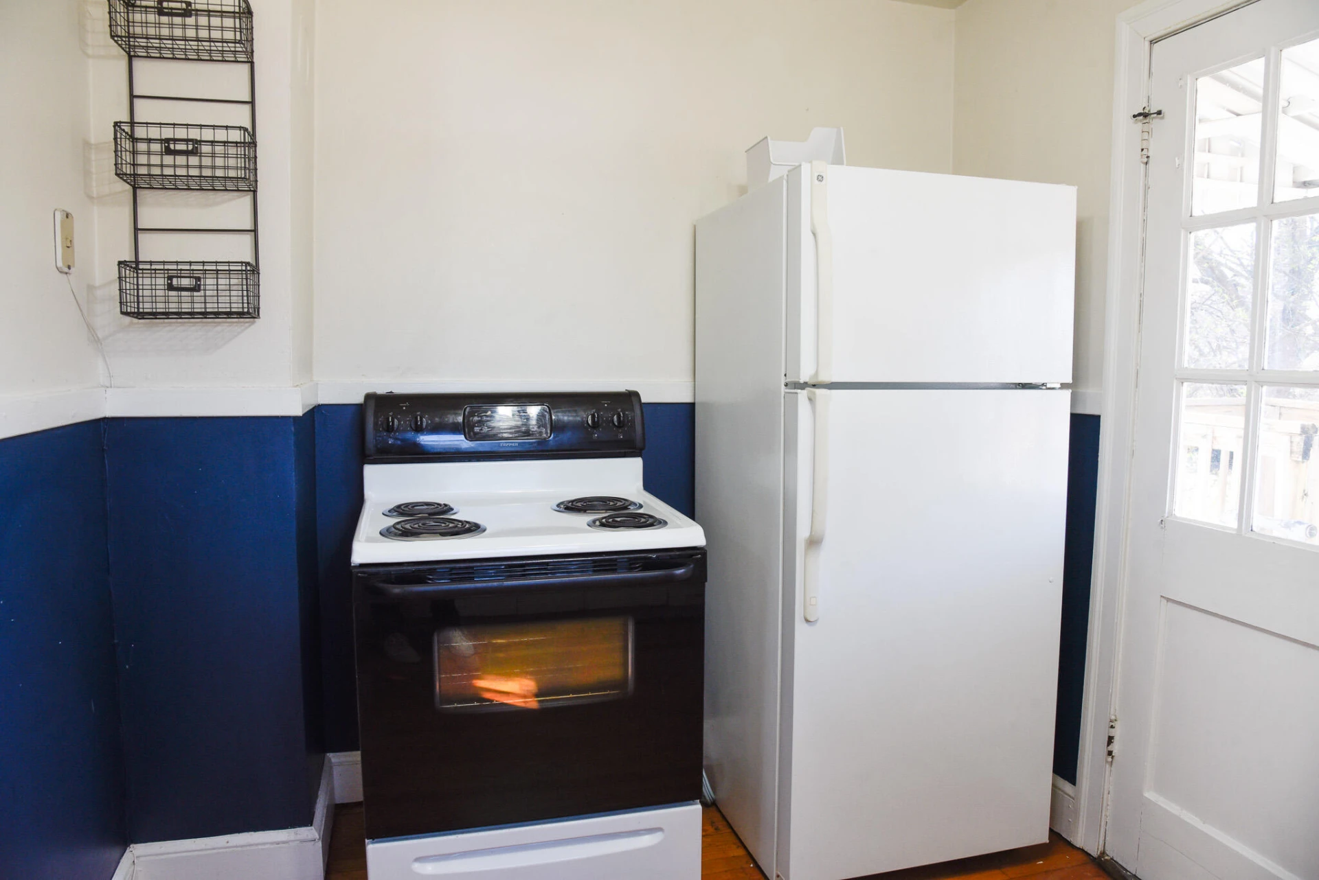 2427 Ravenwood AVE - Photo 9