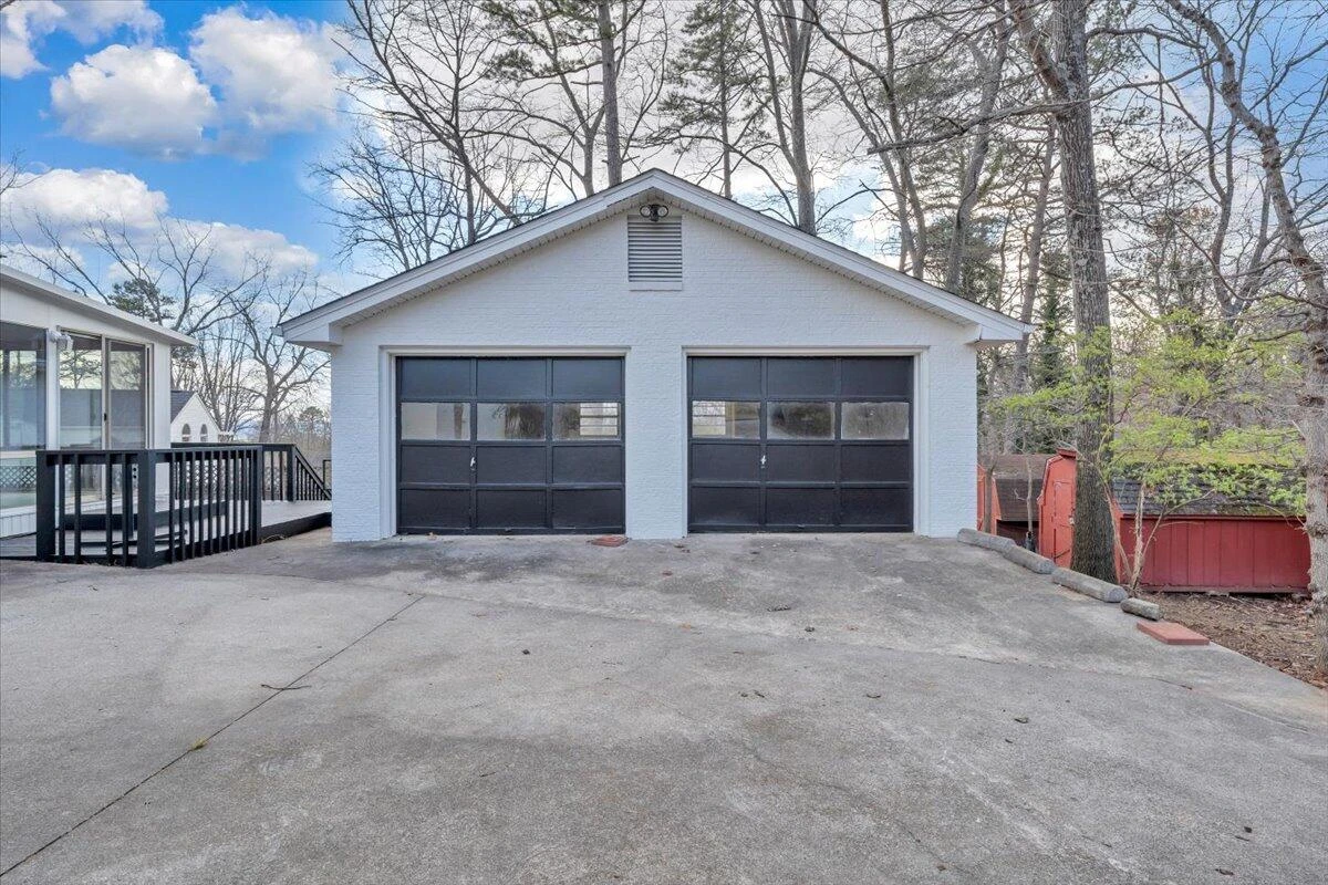 2049 Surrey LN - Photo 56