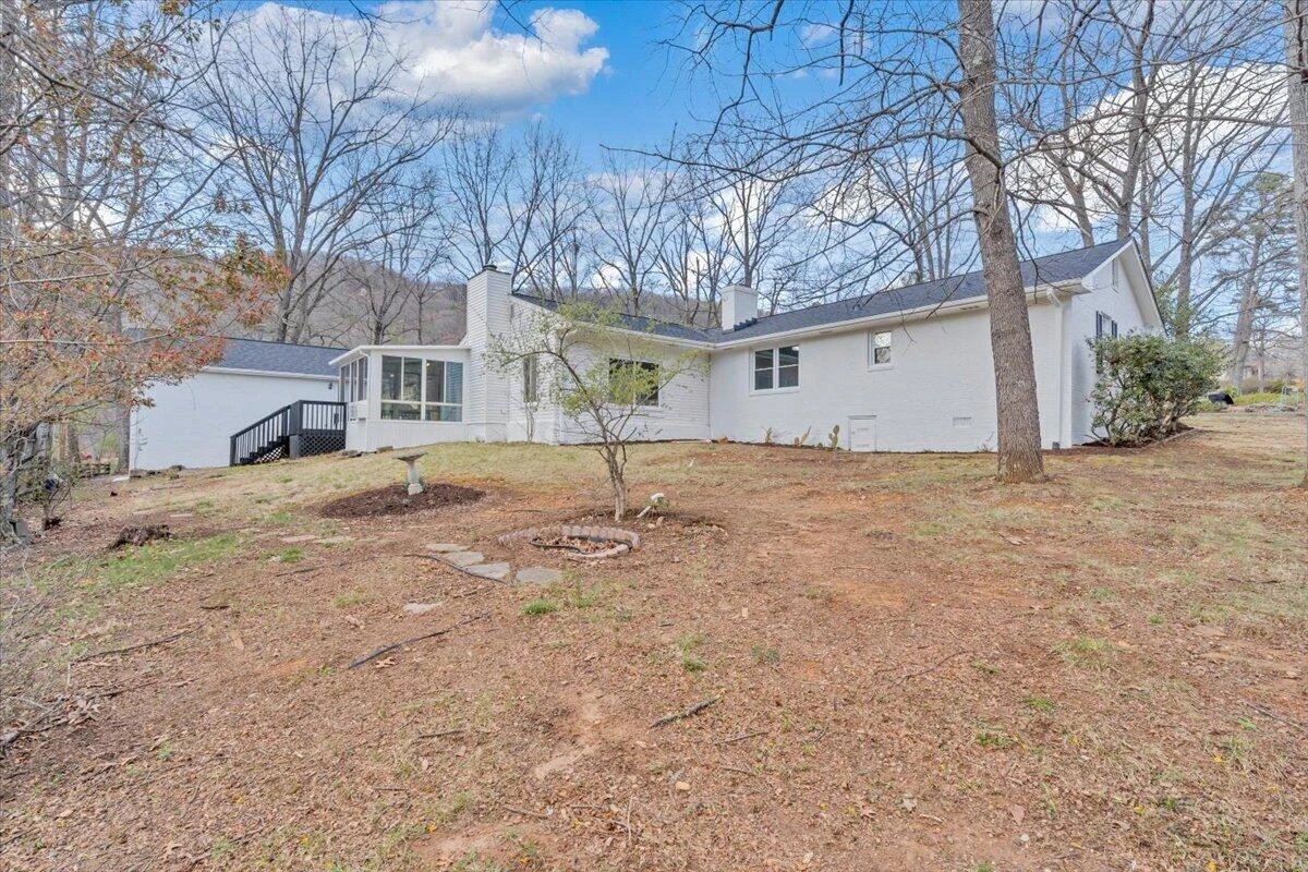 2049 Surrey LN - Photo 62