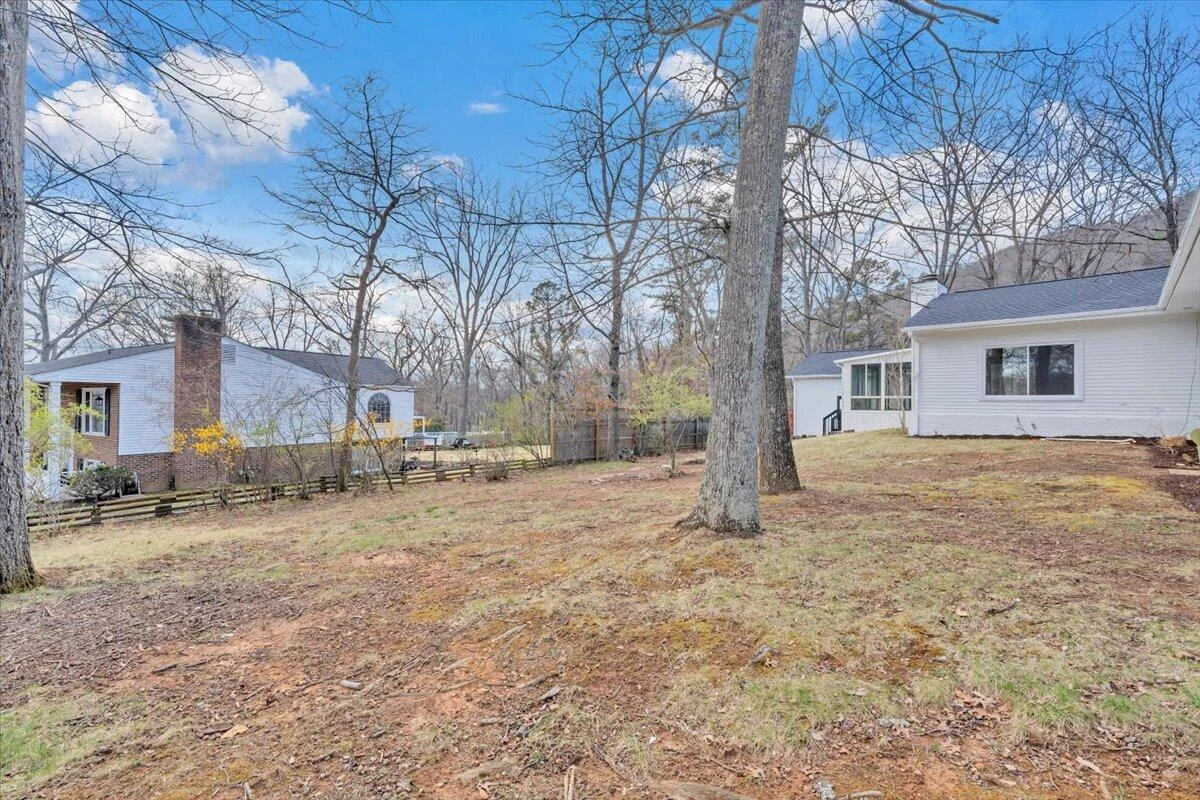 2049 Surrey LN - Photo 63