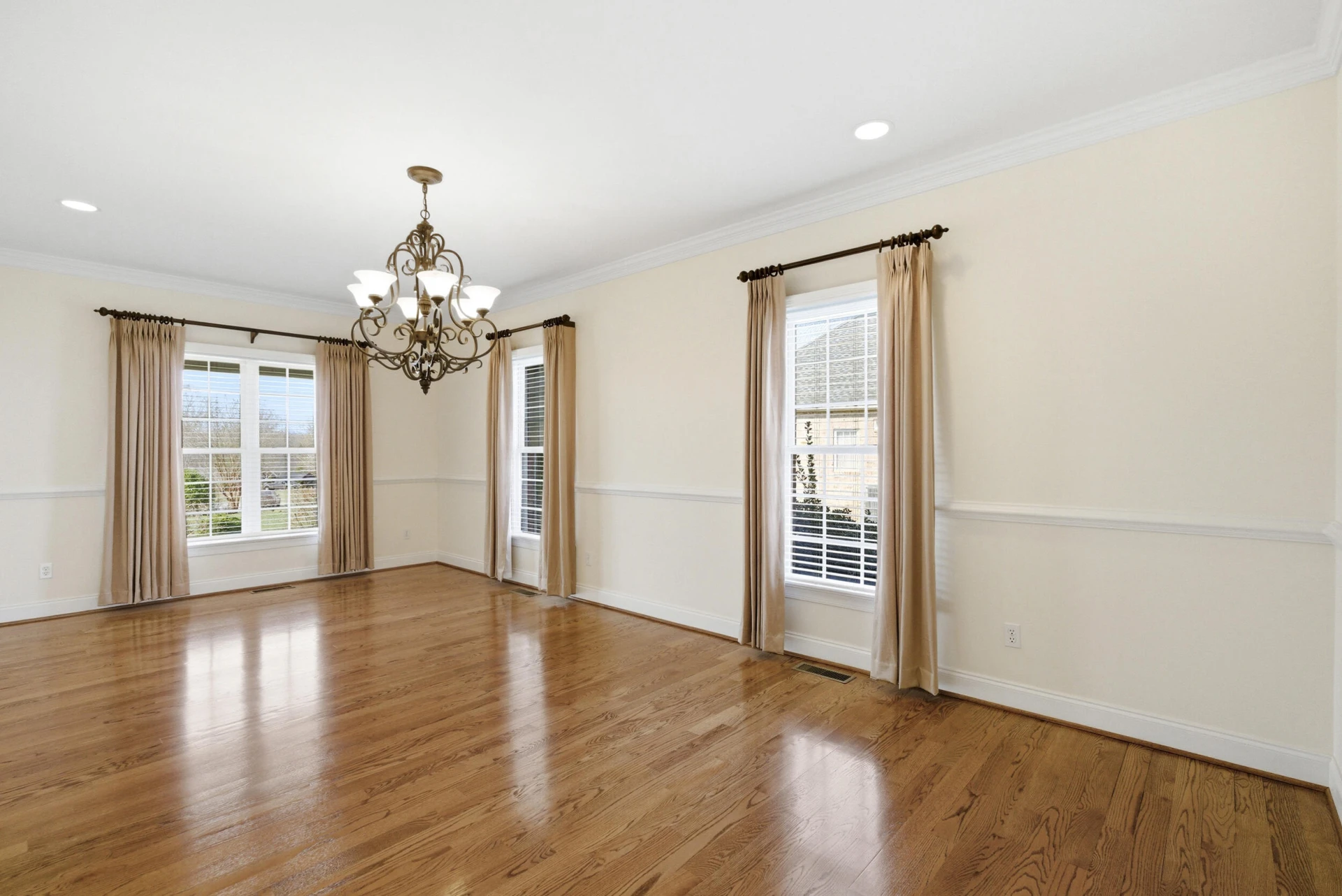 1080 Remington RD - Photo 18