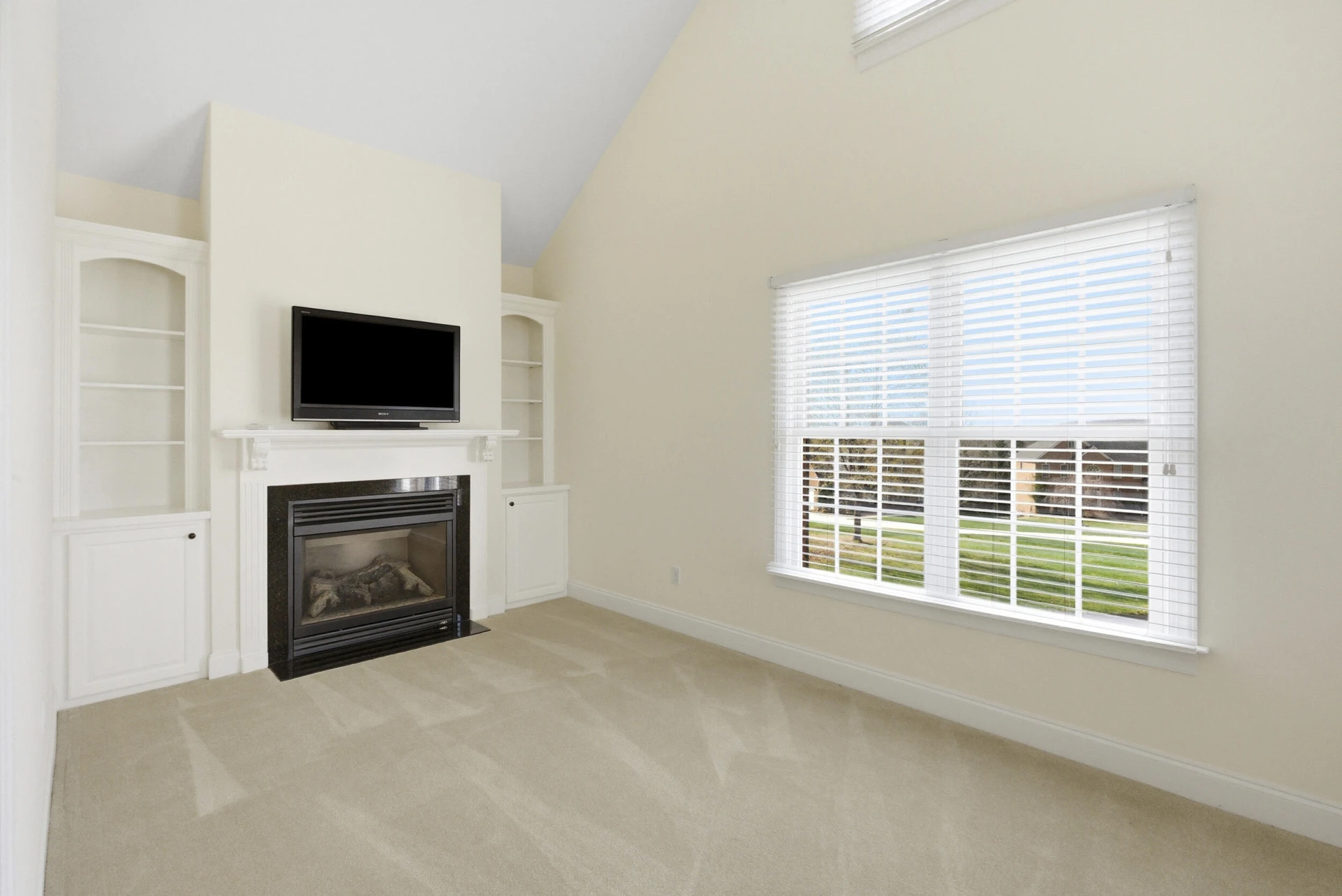 1080 Remington RD - Photo 32