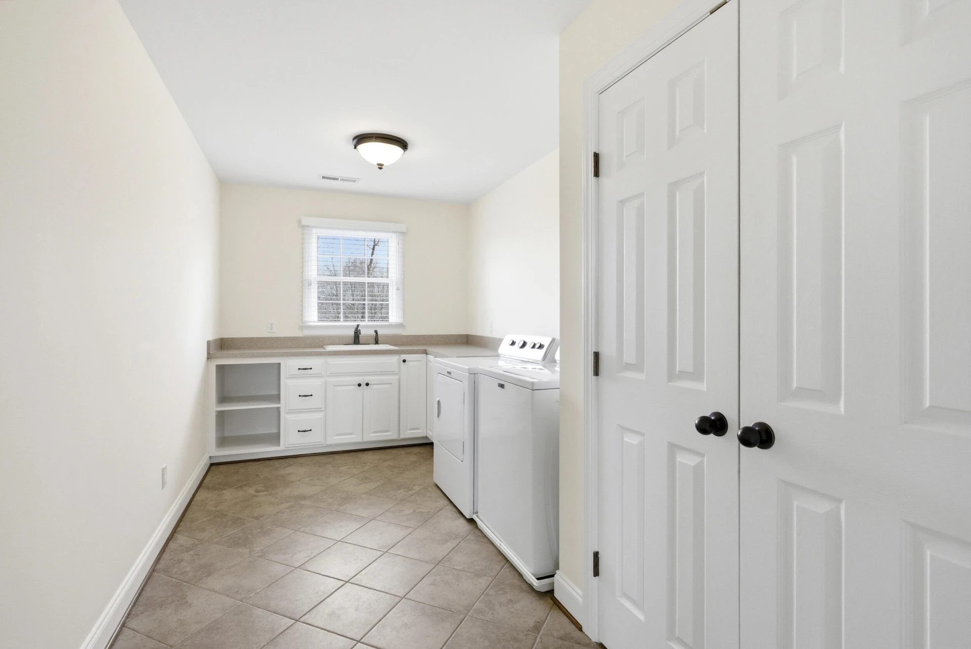 1080 Remington RD - Photo 40