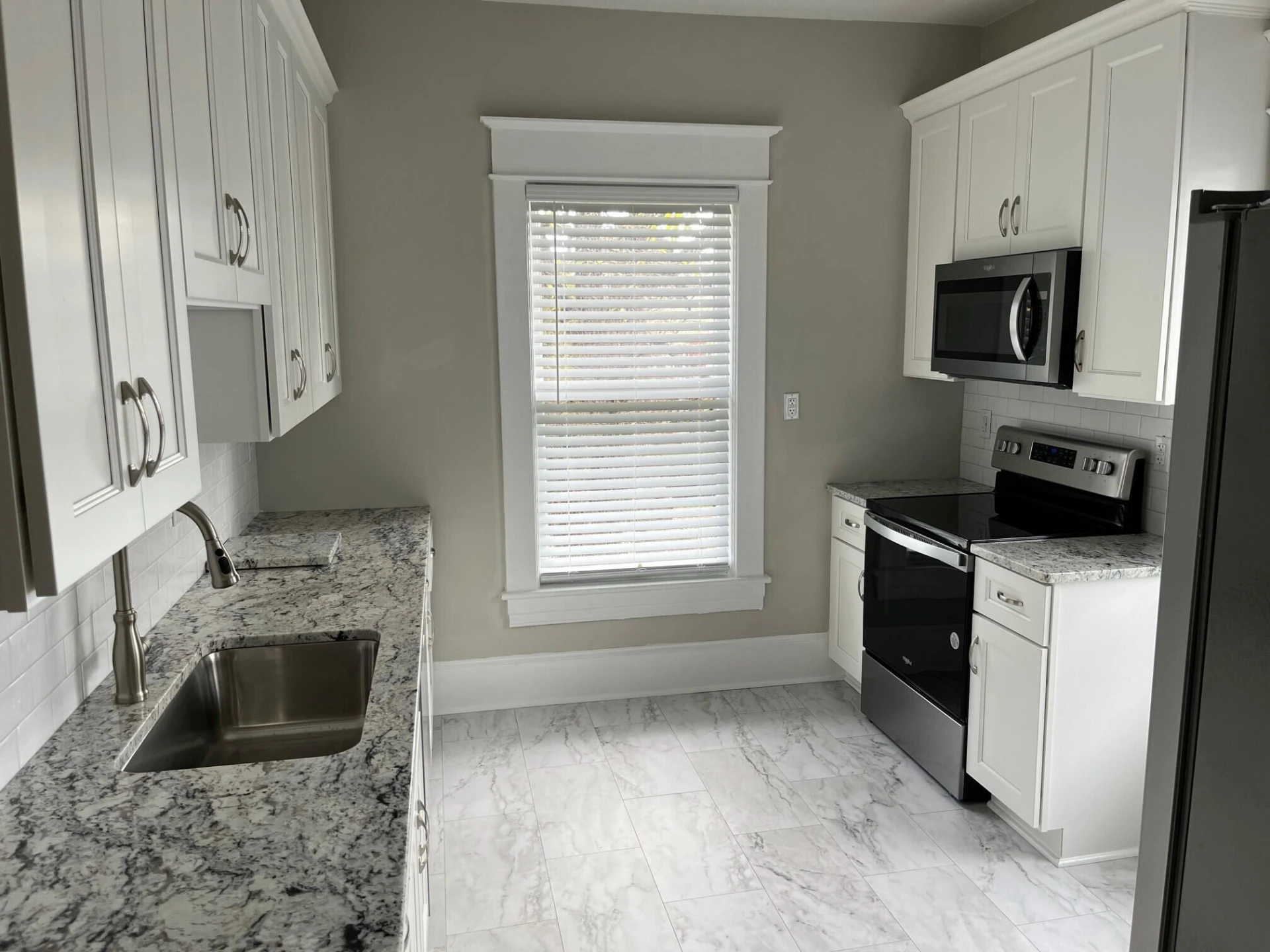 430 Day AVE - Photo 14