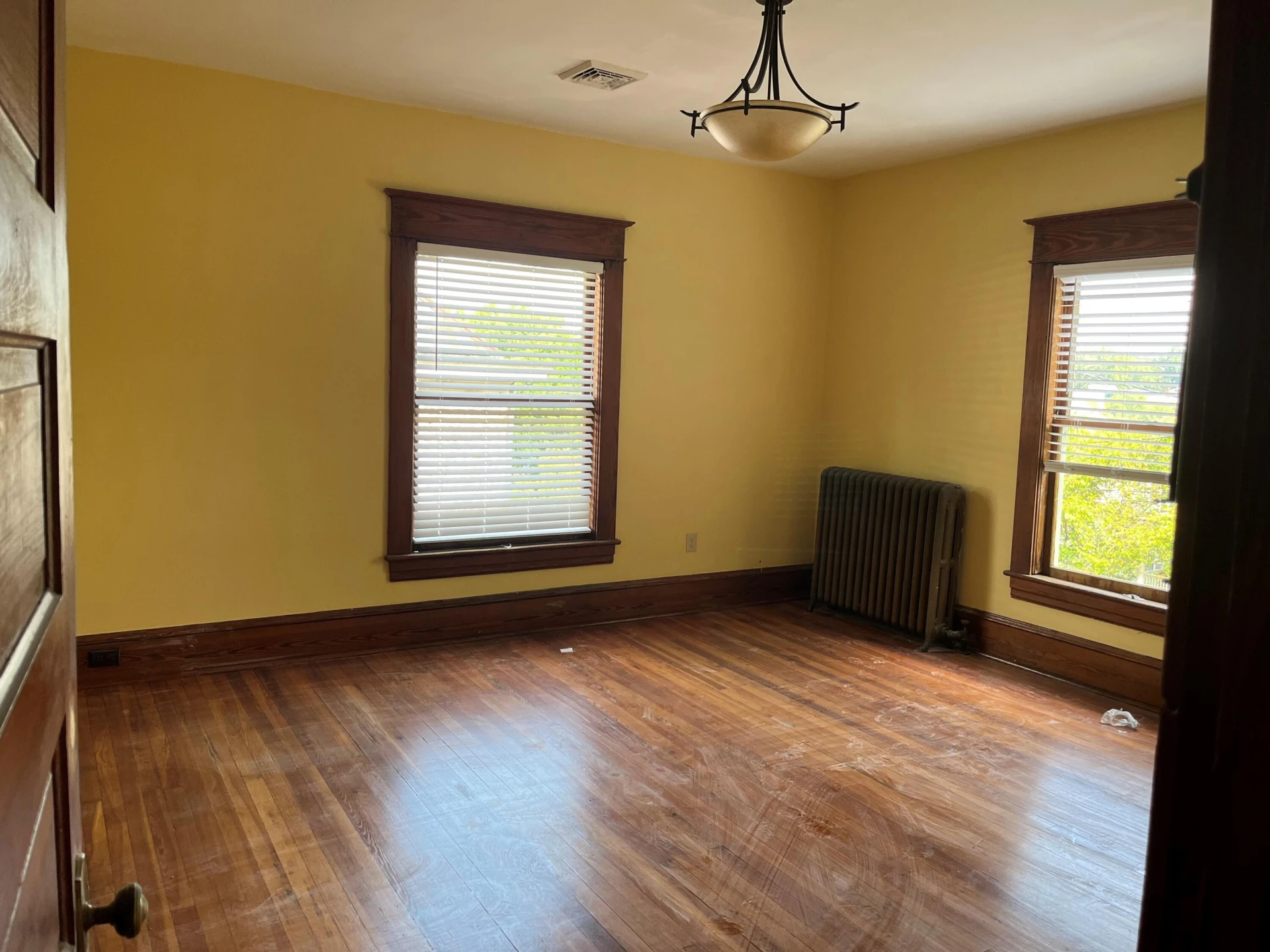 430 Day AVE - Photo 2