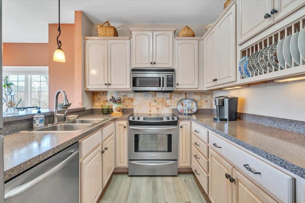 335 Pointe Shore DR #308 - Photo 21