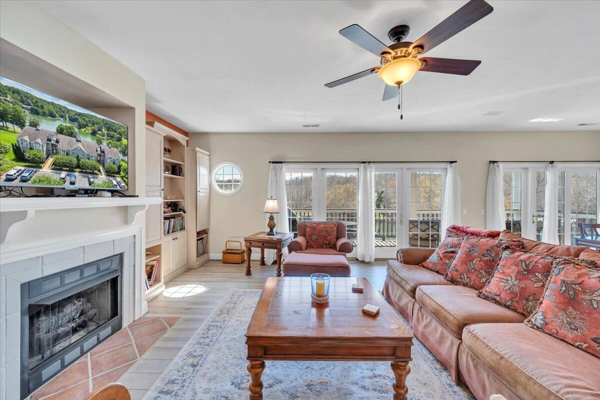 335 Pointe Shore DR #308 - Photo 7