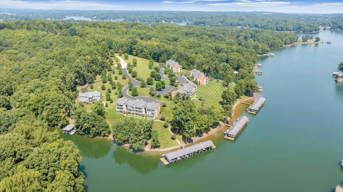 335 Pointe Shore DR #308 - Photo 64