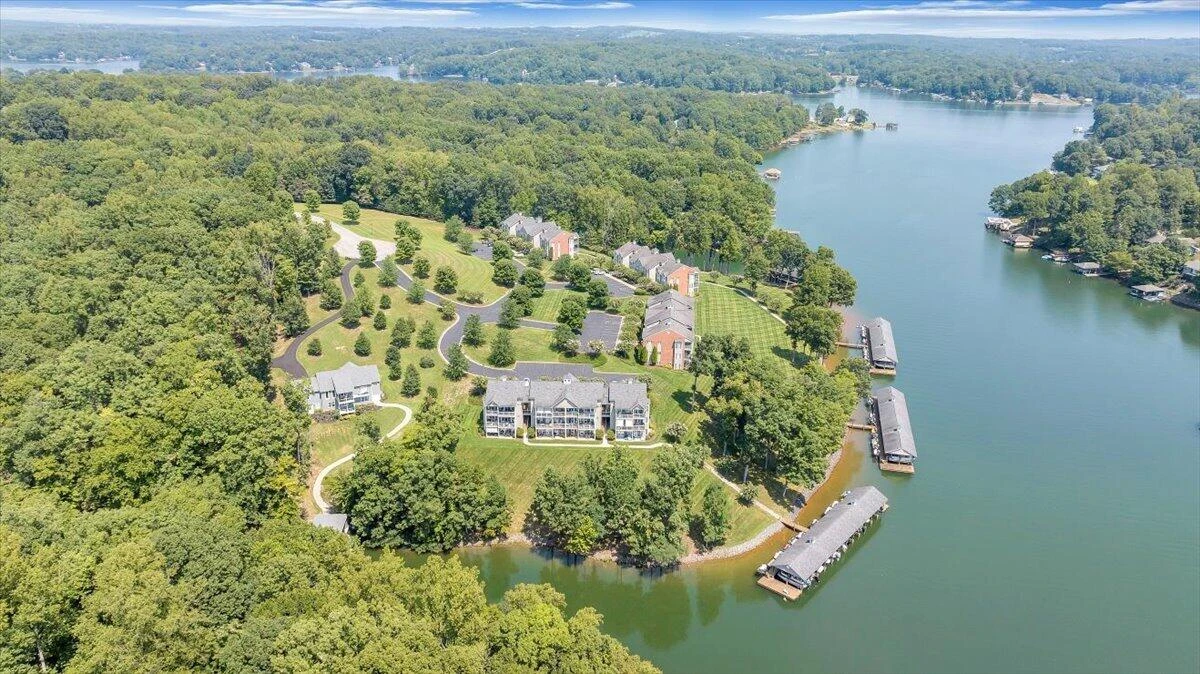 335 Pointe Shore DR #308 - Photo 66