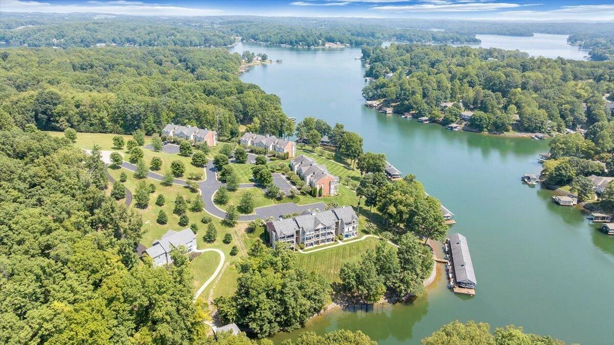 335 Pointe Shore DR #308 - Photo 68