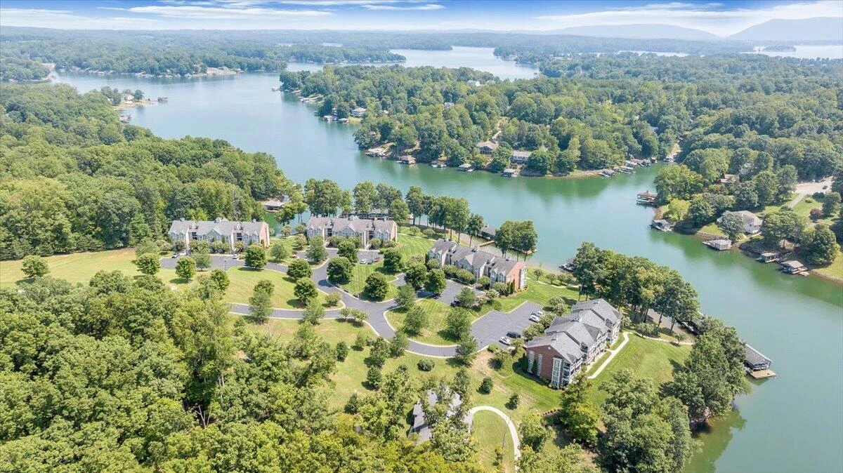 335 Pointe Shore DR #308 - Photo 71