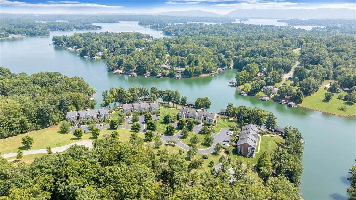 335 Pointe Shore DR #308 - Photo 73