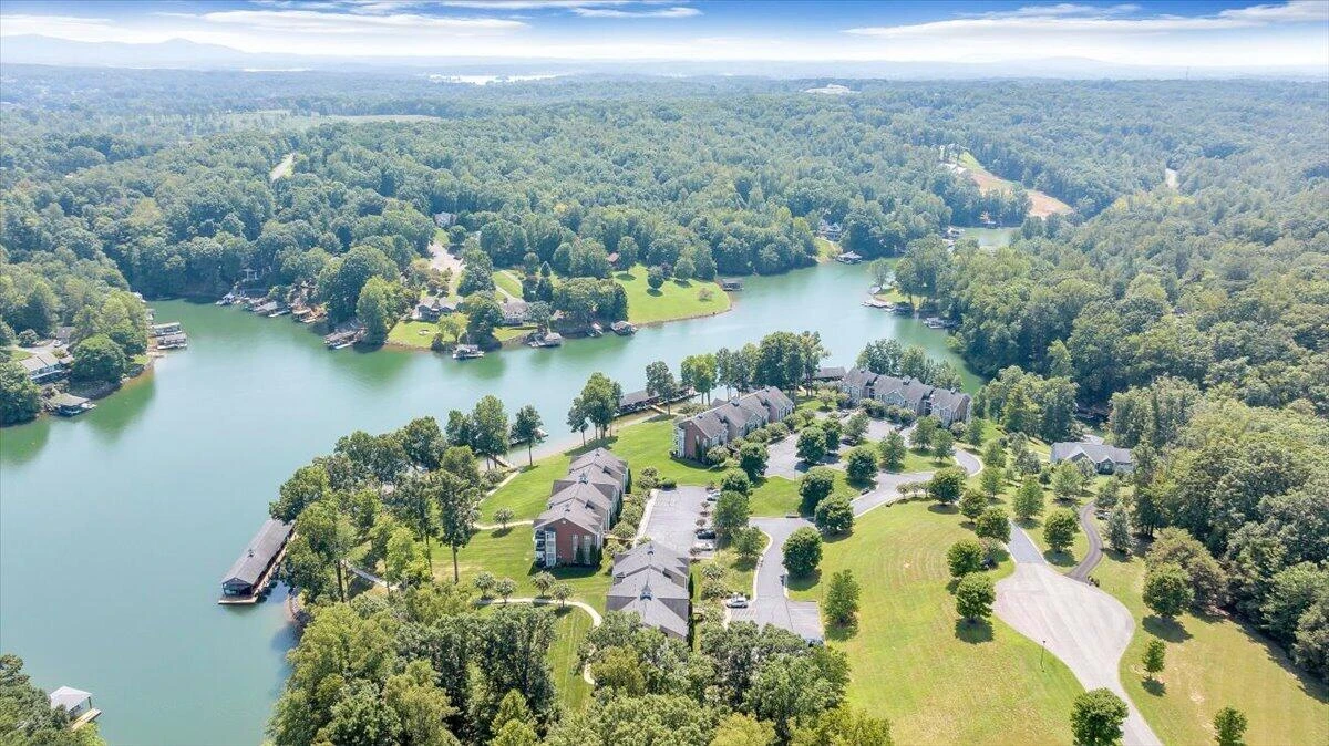 335 Pointe Shore DR #308 - Photo 79