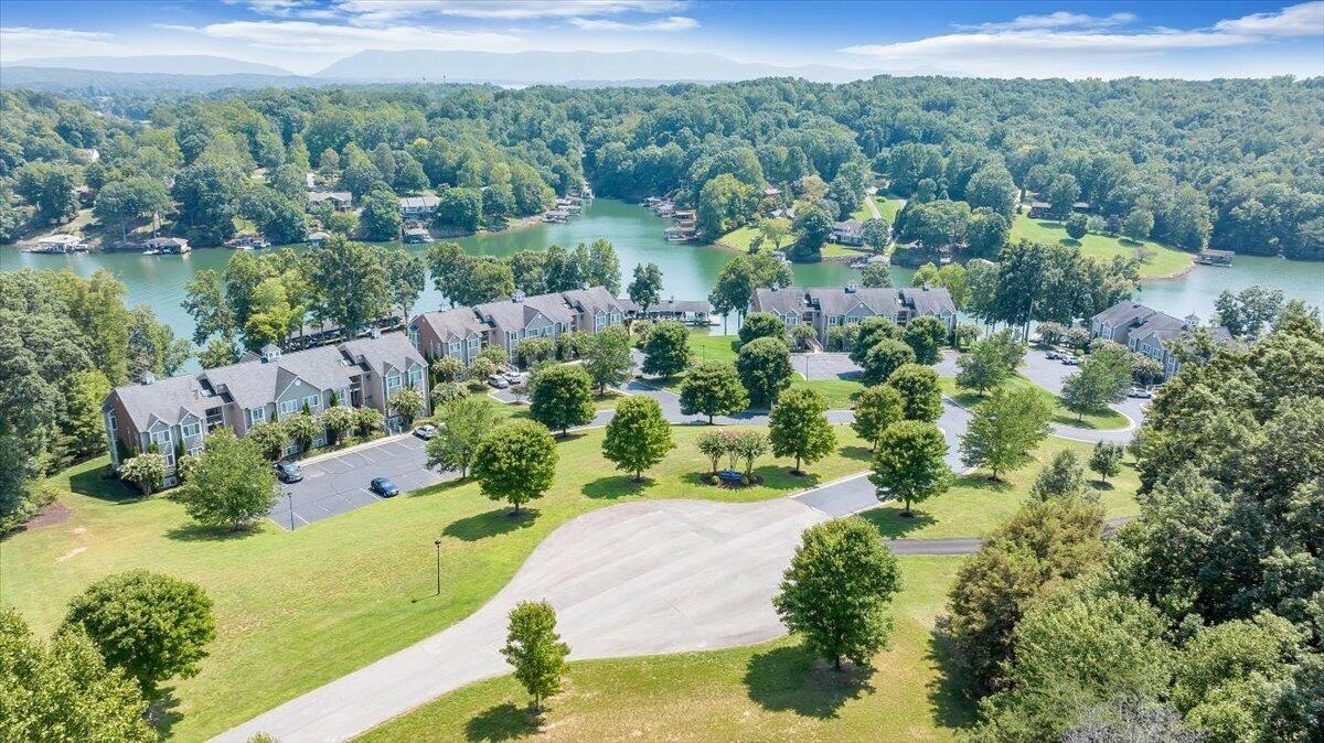 335 Pointe Shore DR #308 - Photo 85