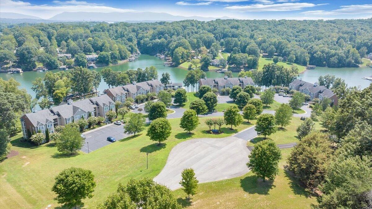 335 Pointe Shore DR #308 - Photo 86