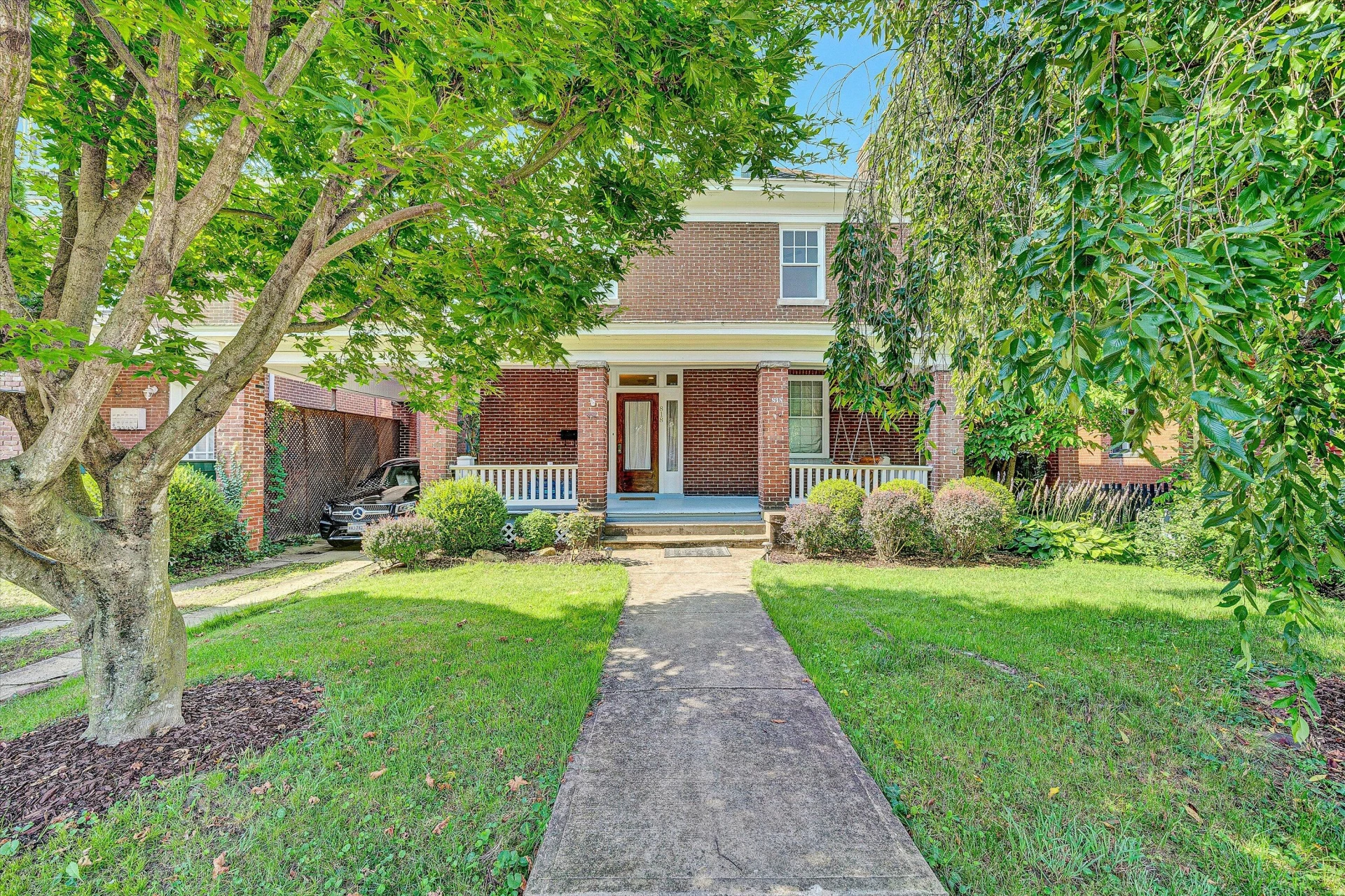 818 Day AVE - Photo 2