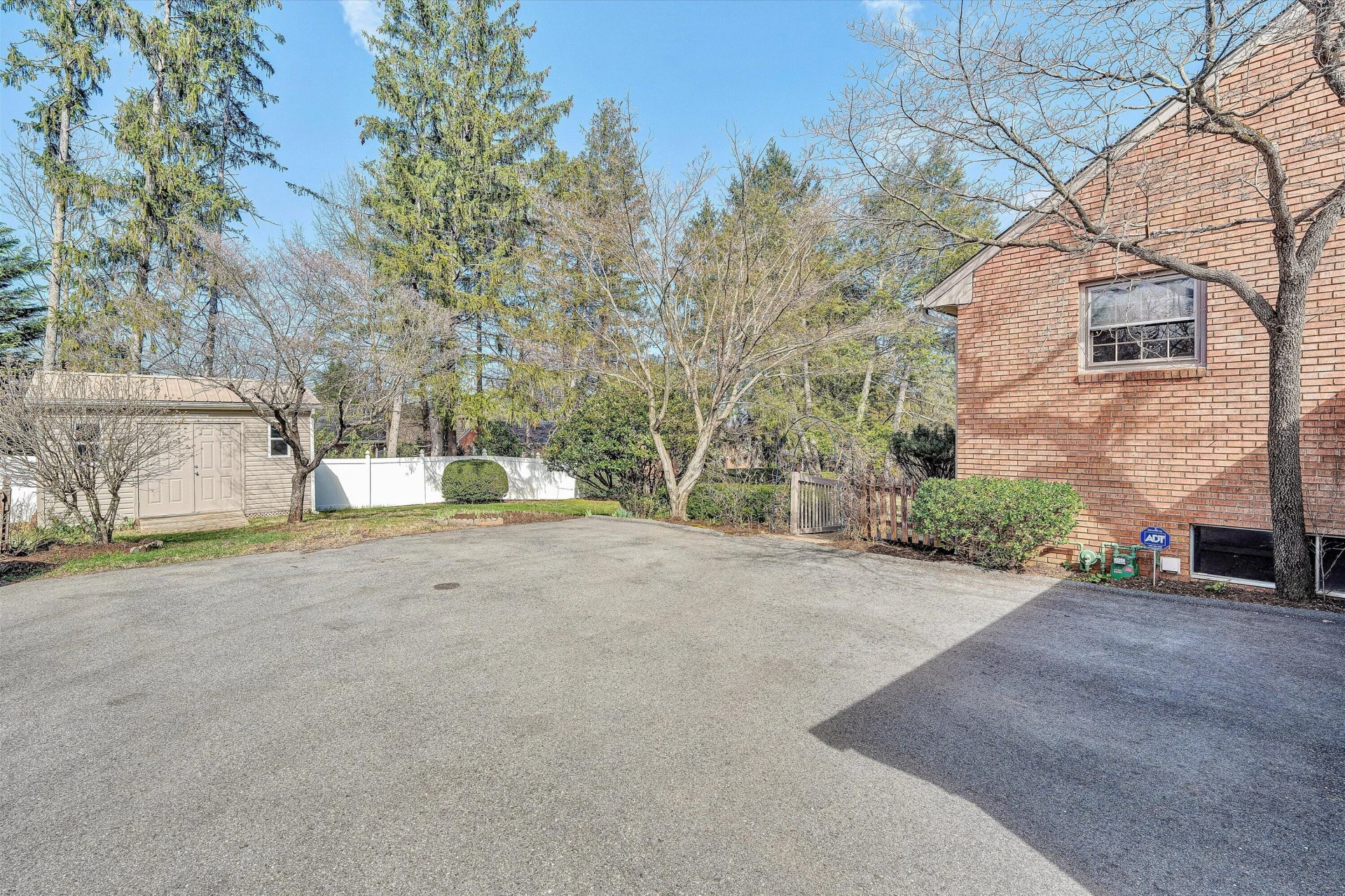 2240 Pommel DR - Photo 36