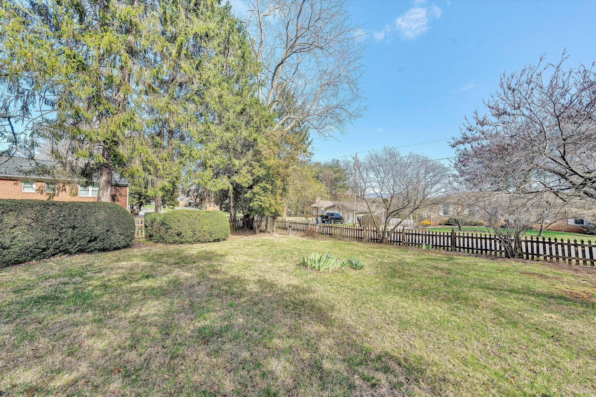 2240 Pommel DR - Photo 40