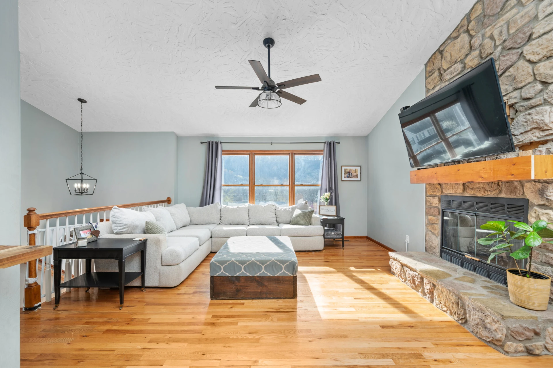 3833 Belmont CT - Photo 3