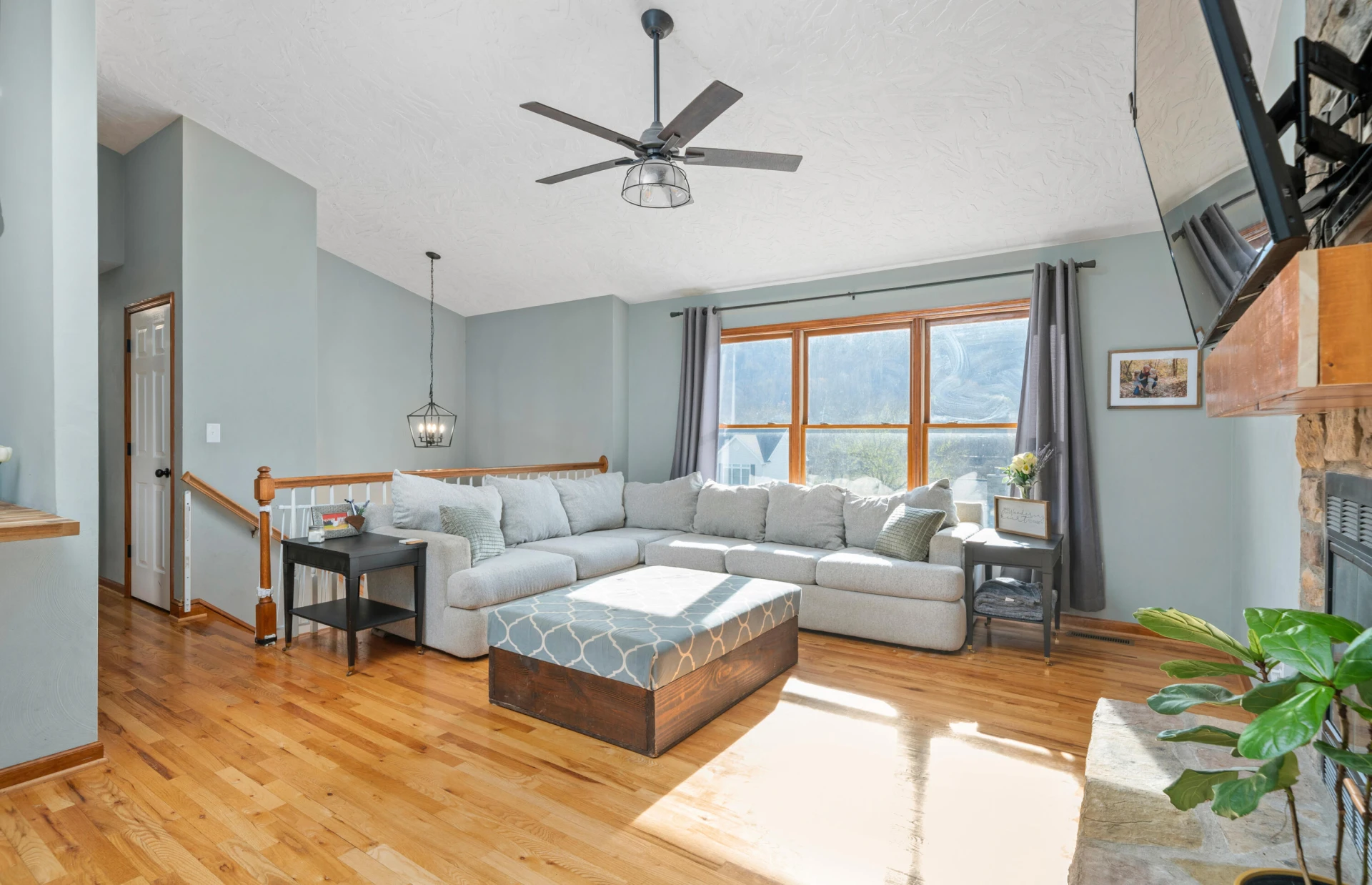 3833 Belmont CT - Photo 4