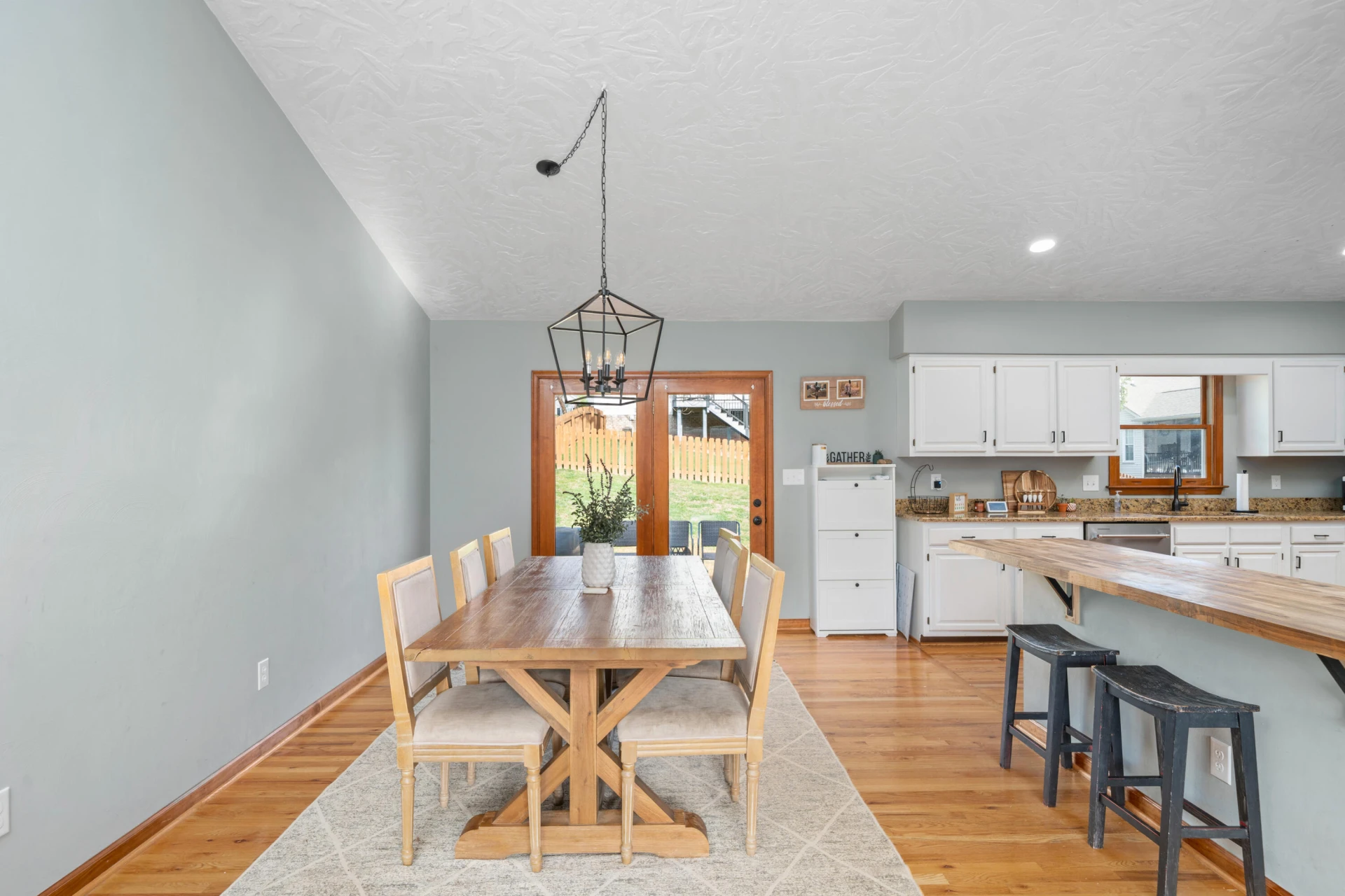 3833 Belmont CT - Photo 5