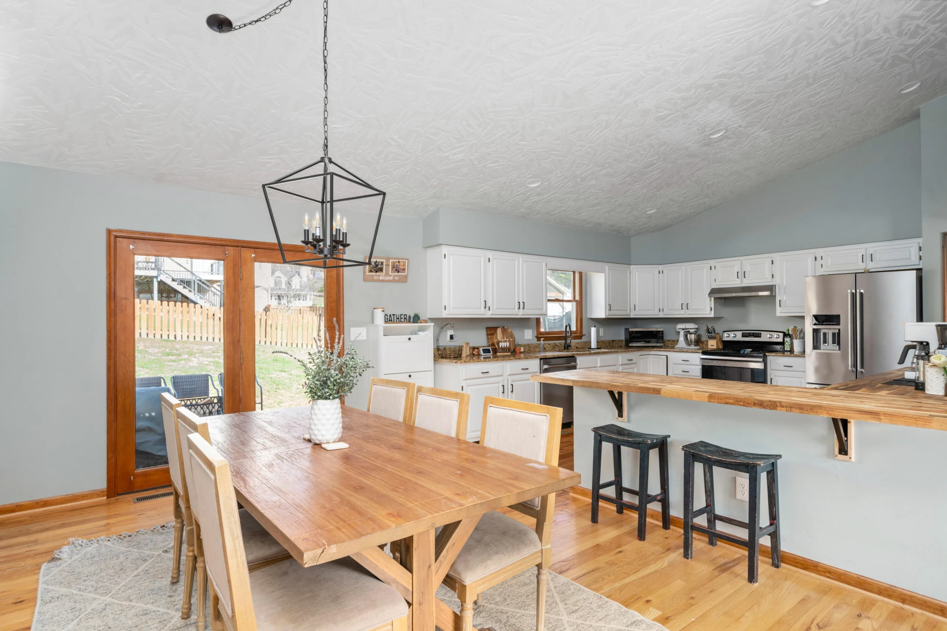 3833 Belmont CT - Photo 6