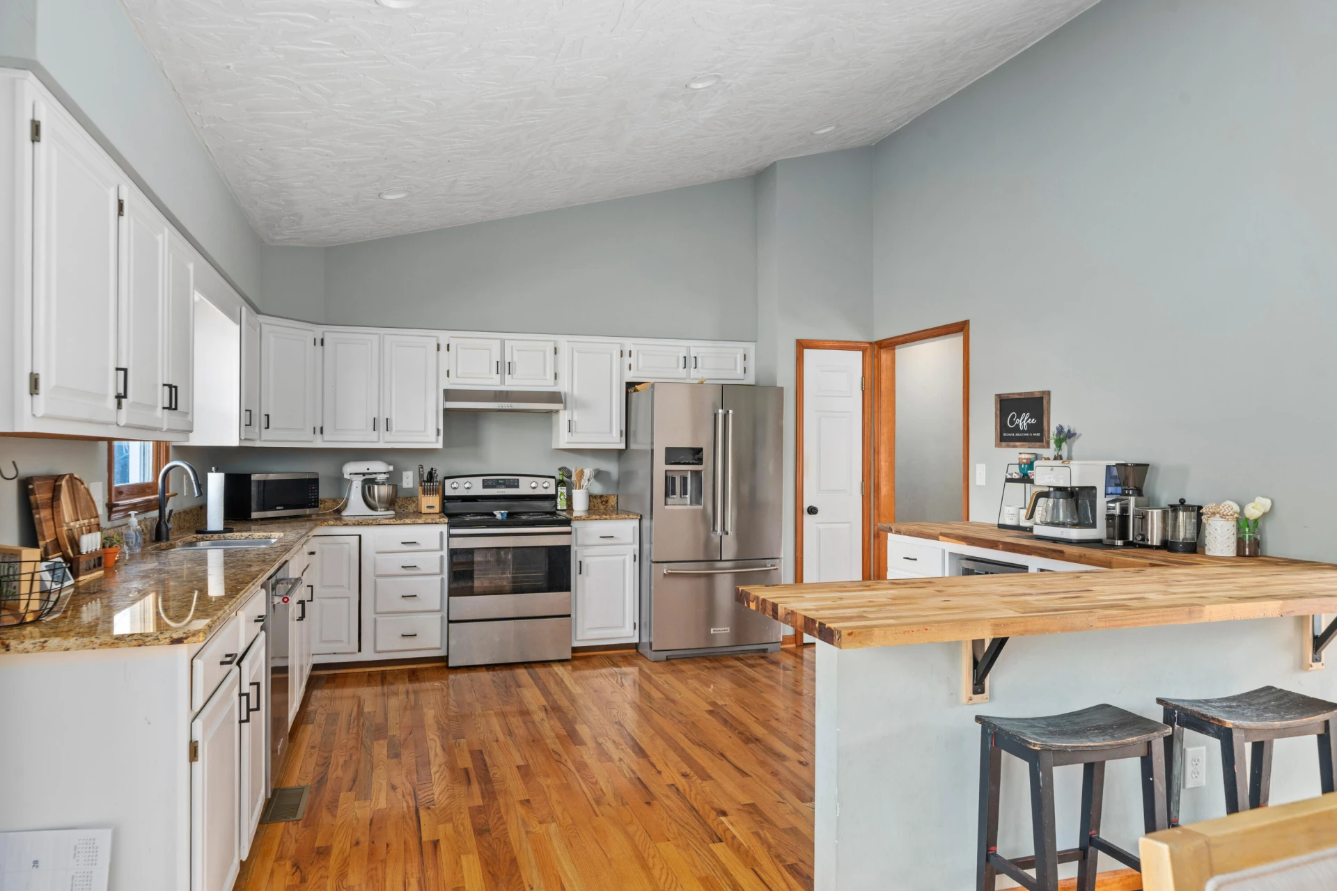 3833 Belmont CT - Photo 7