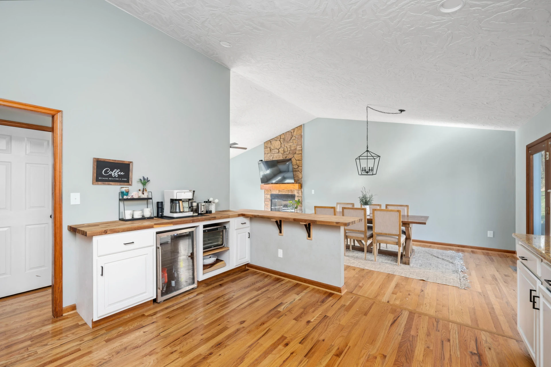 3833 Belmont CT - Photo 8