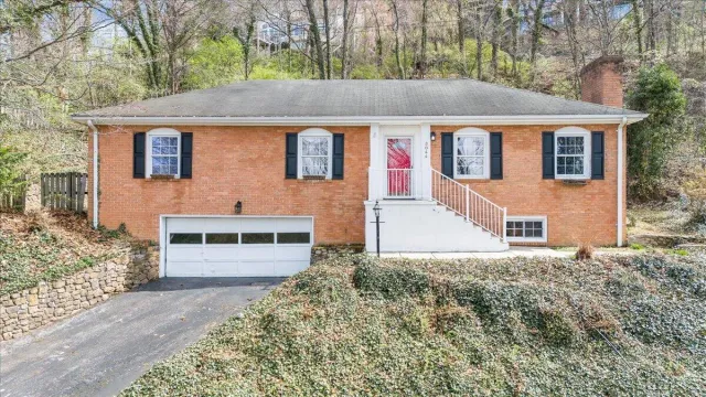 3044 Burnleigh RD