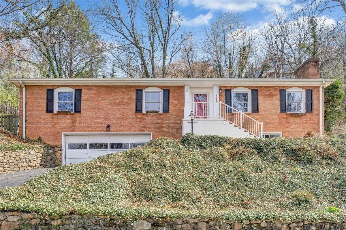 3044 Burnleigh RD - Photo 2