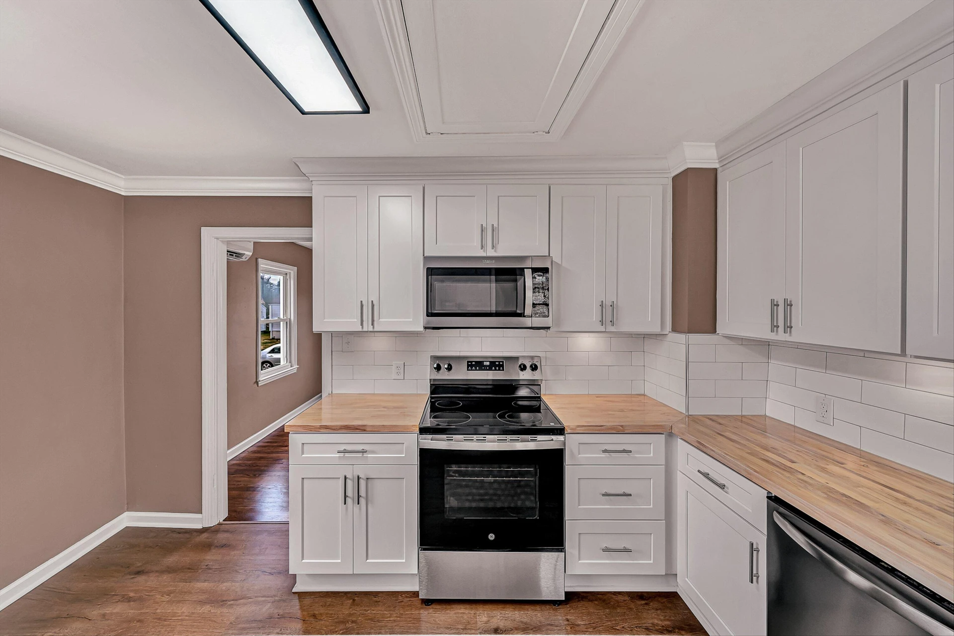 1551 Wellsley ST - Photo 10