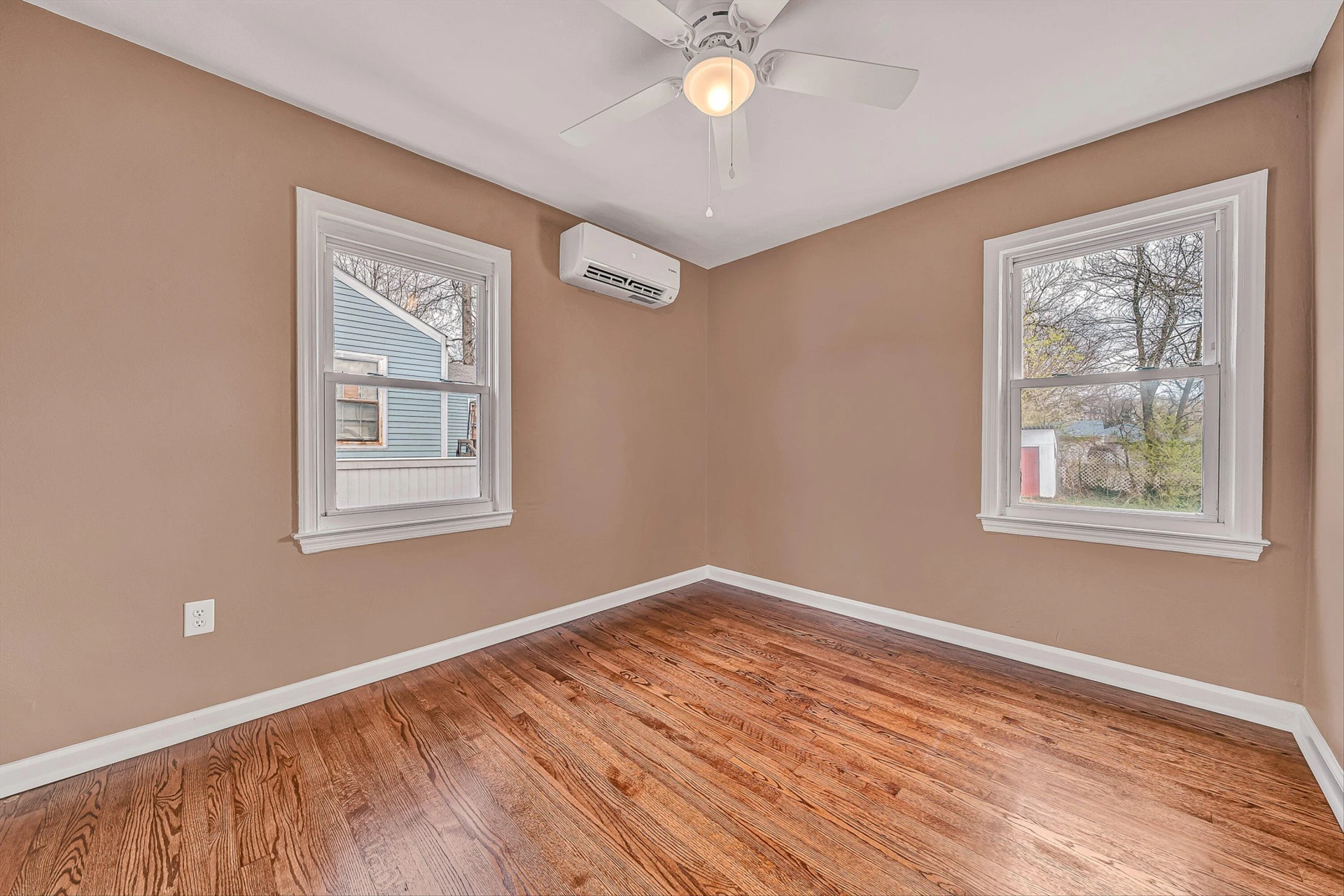 1551 Wellsley ST - Photo 14