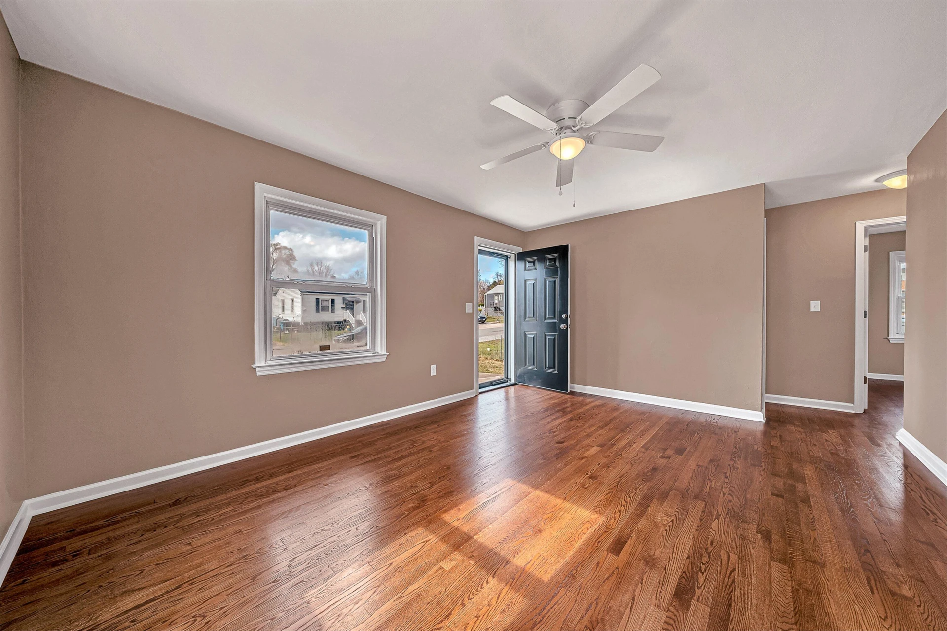 1551 Wellsley ST - Photo 3