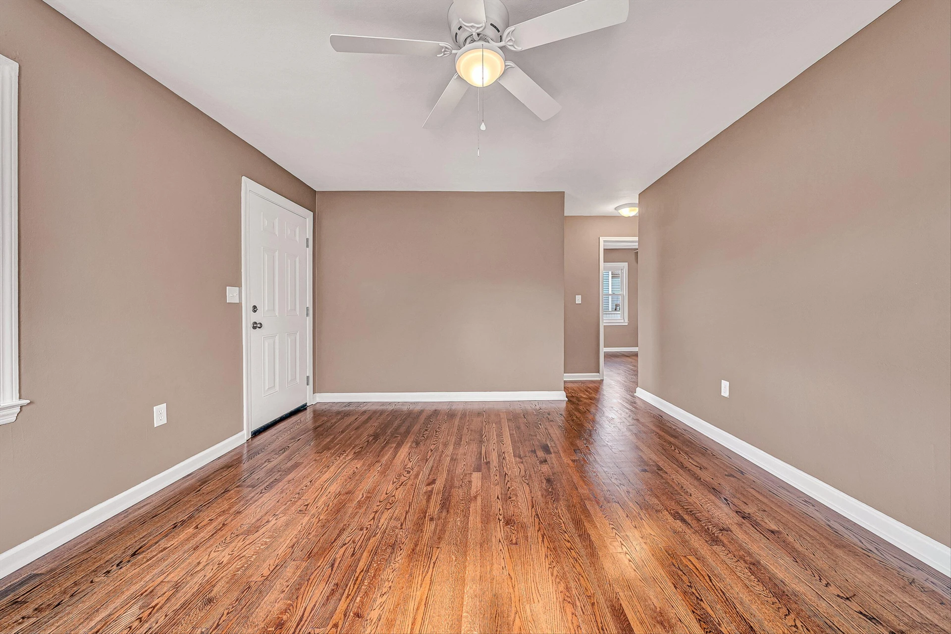 1551 Wellsley ST - Photo 4
