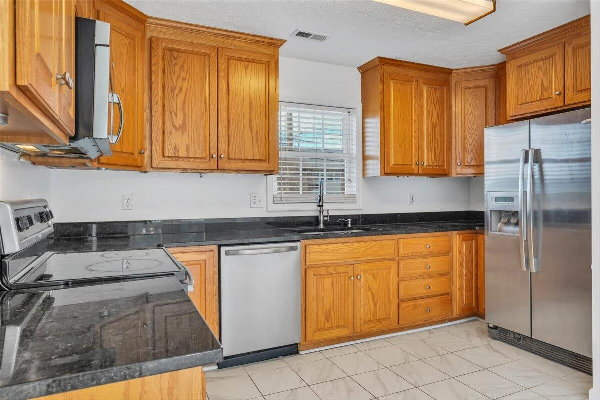 2415 Marr ST - Photo 15