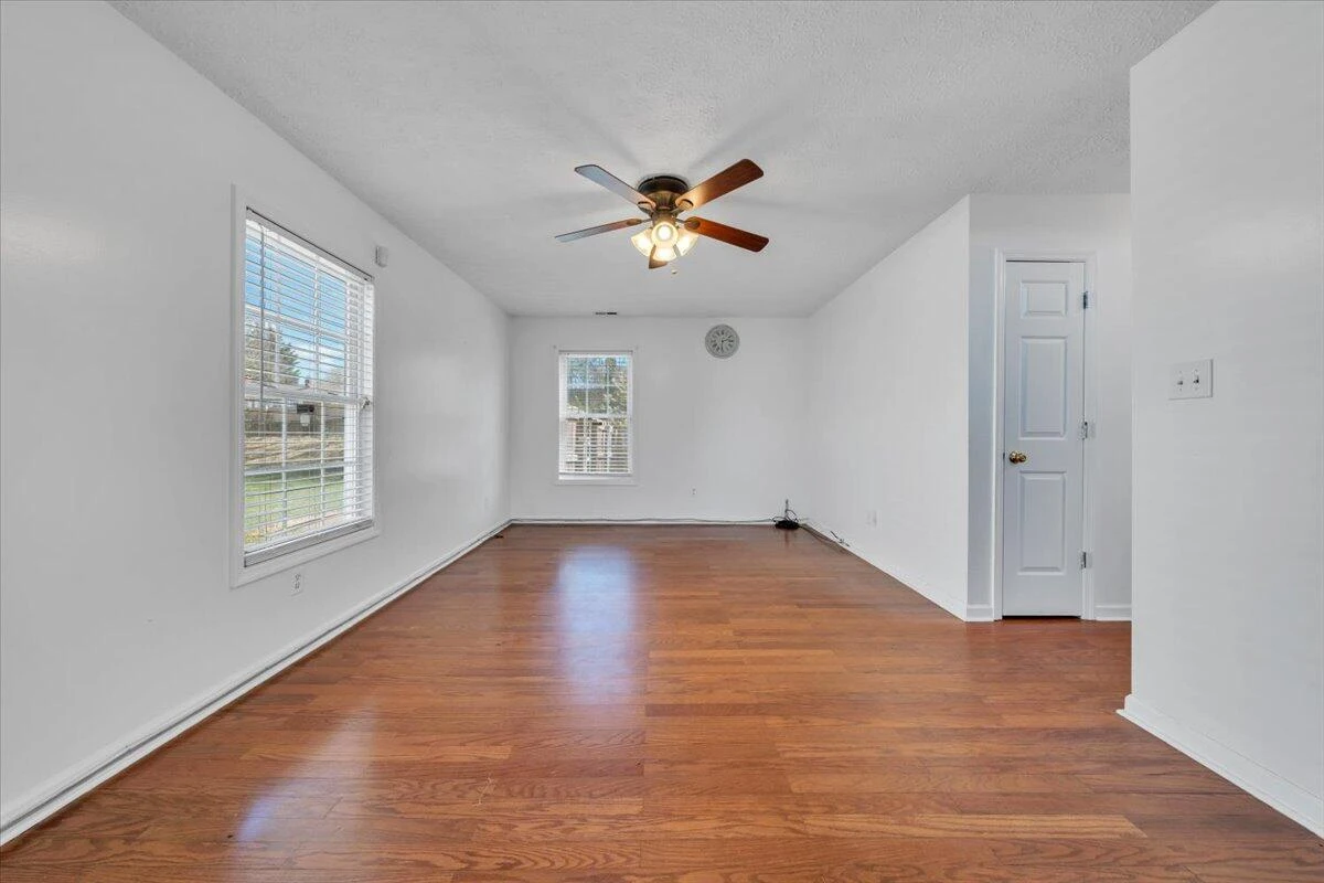 2415 Marr ST - Photo 4