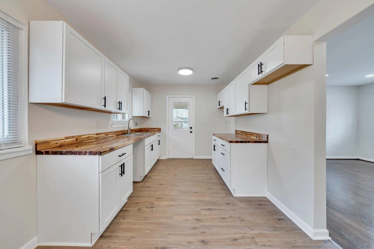 3807 Troutland AVE - Photo 14