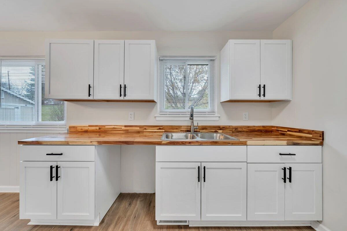 3807 Troutland AVE - Photo 16