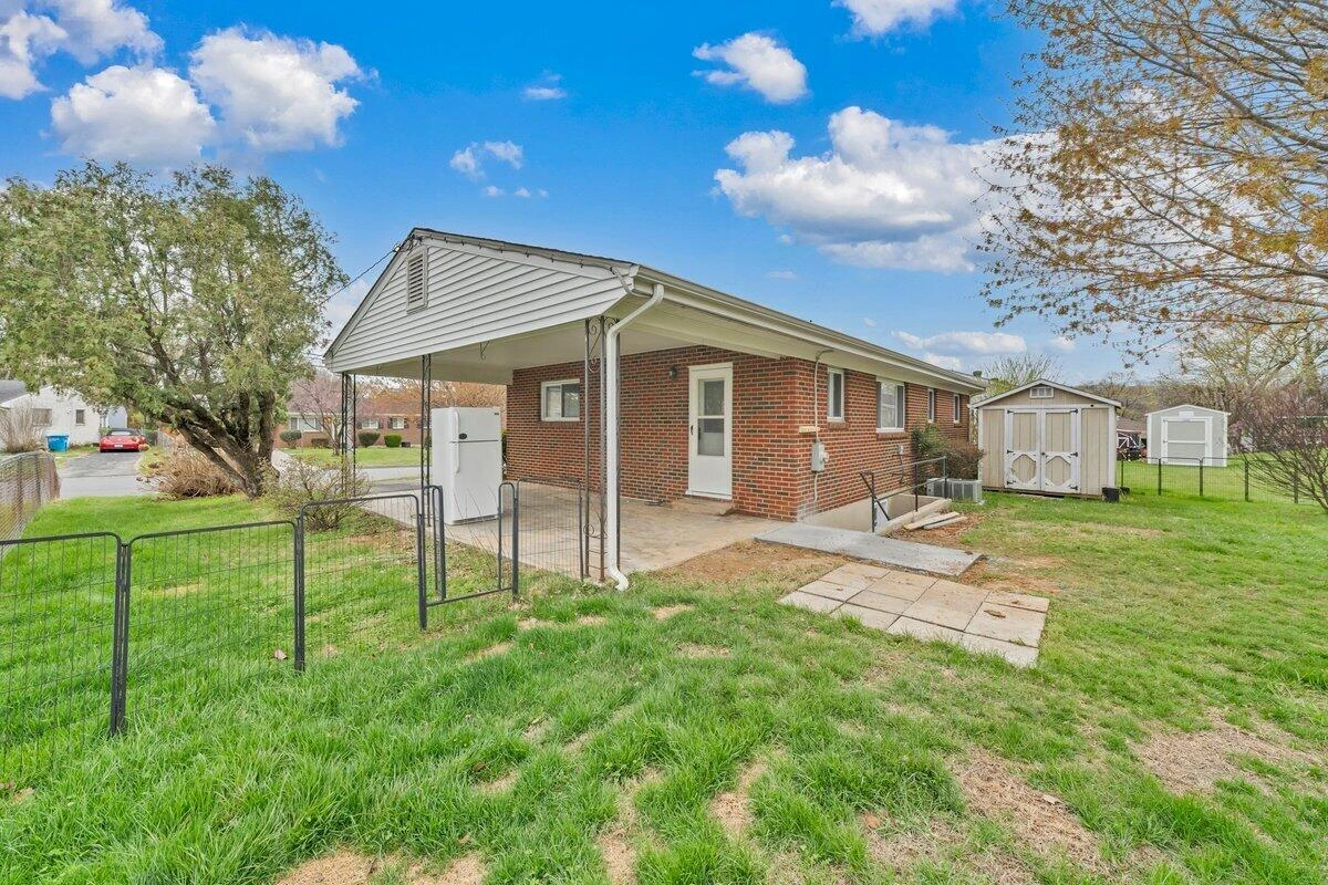 3807 Troutland AVE - Photo 33