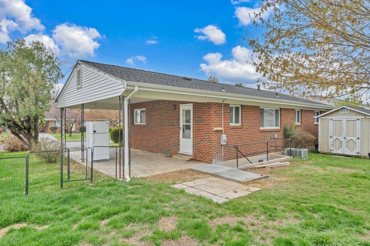 3807 Troutland AVE - Photo 34
