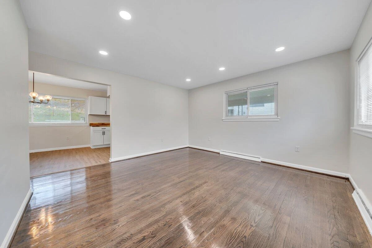 3807 Troutland AVE - Photo 4