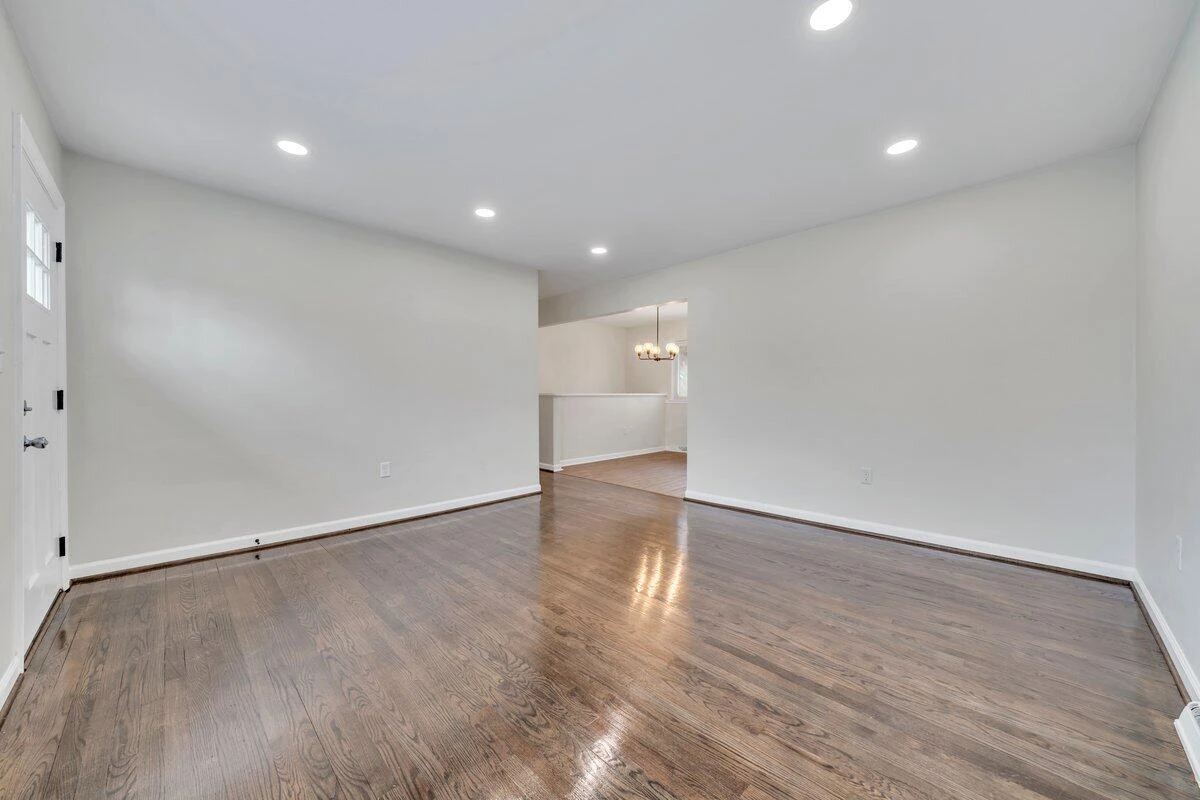 3807 Troutland AVE - Photo 8
