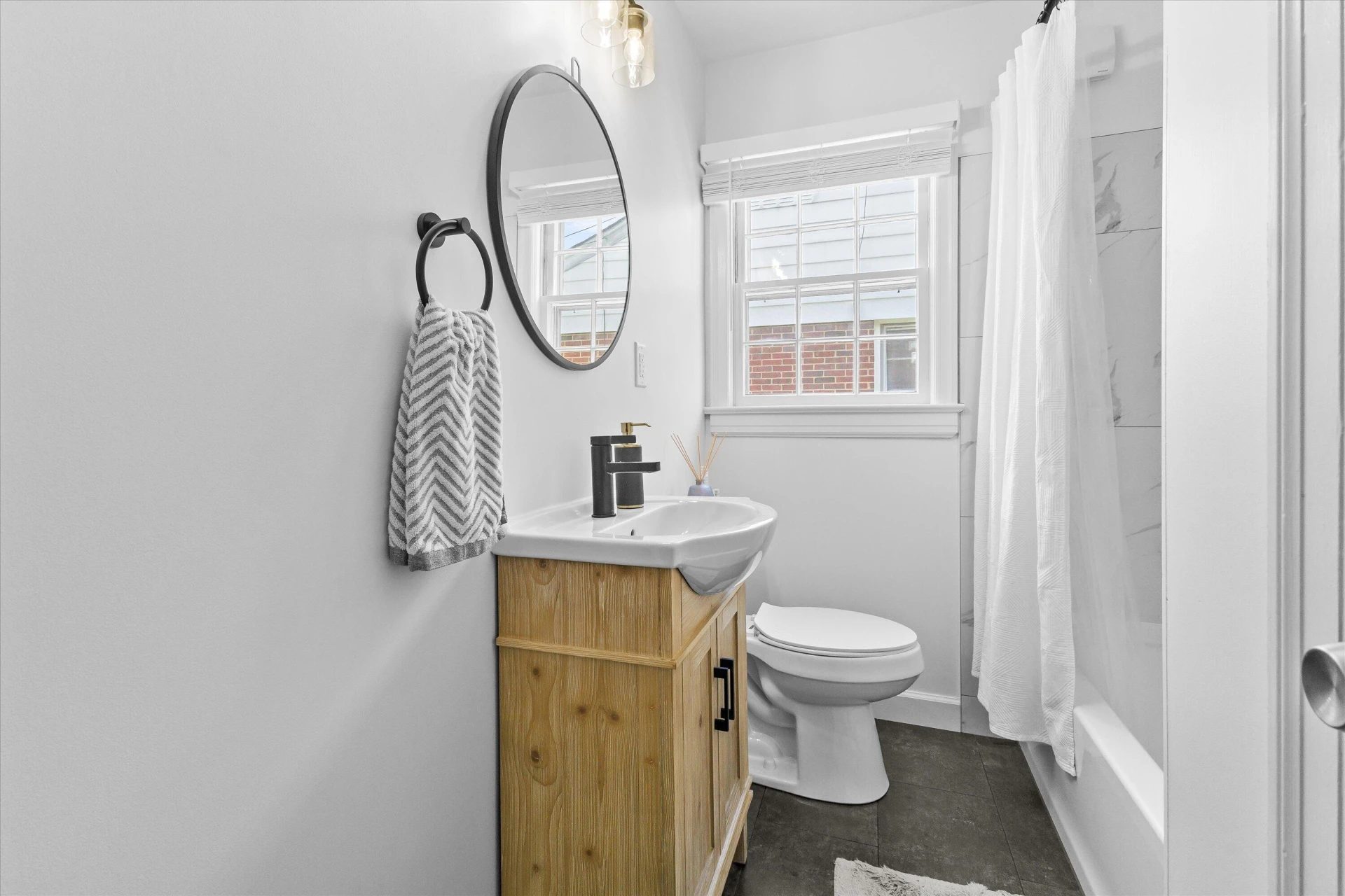 2650 Laburnum AVE - Photo 15