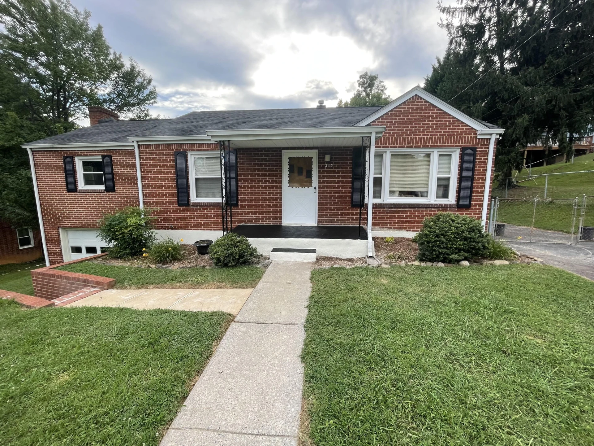 215 Barnett RD