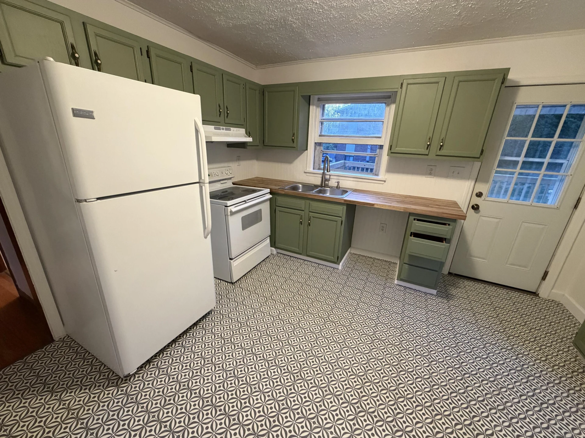 215 Barnett RD - Photo 4