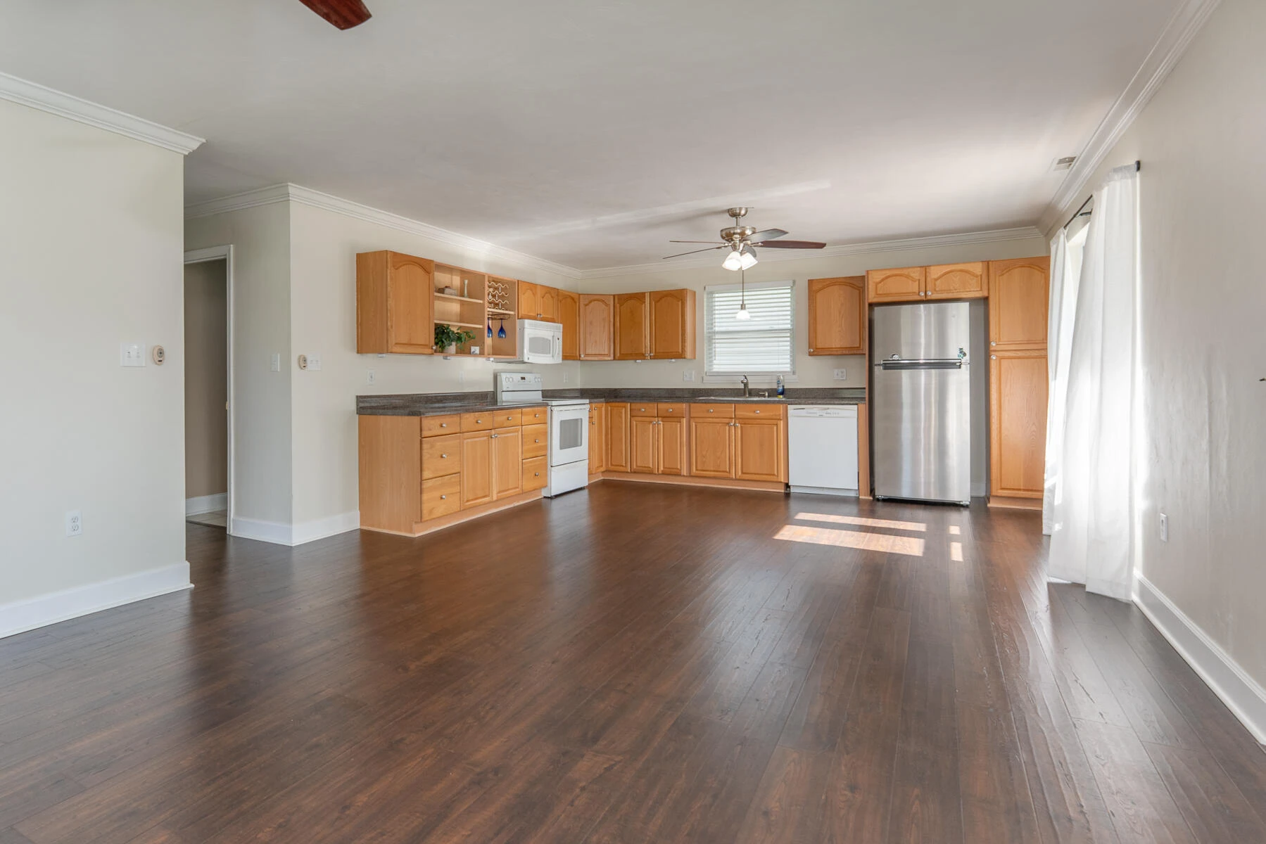 1729 Marvin ST - Photo 11