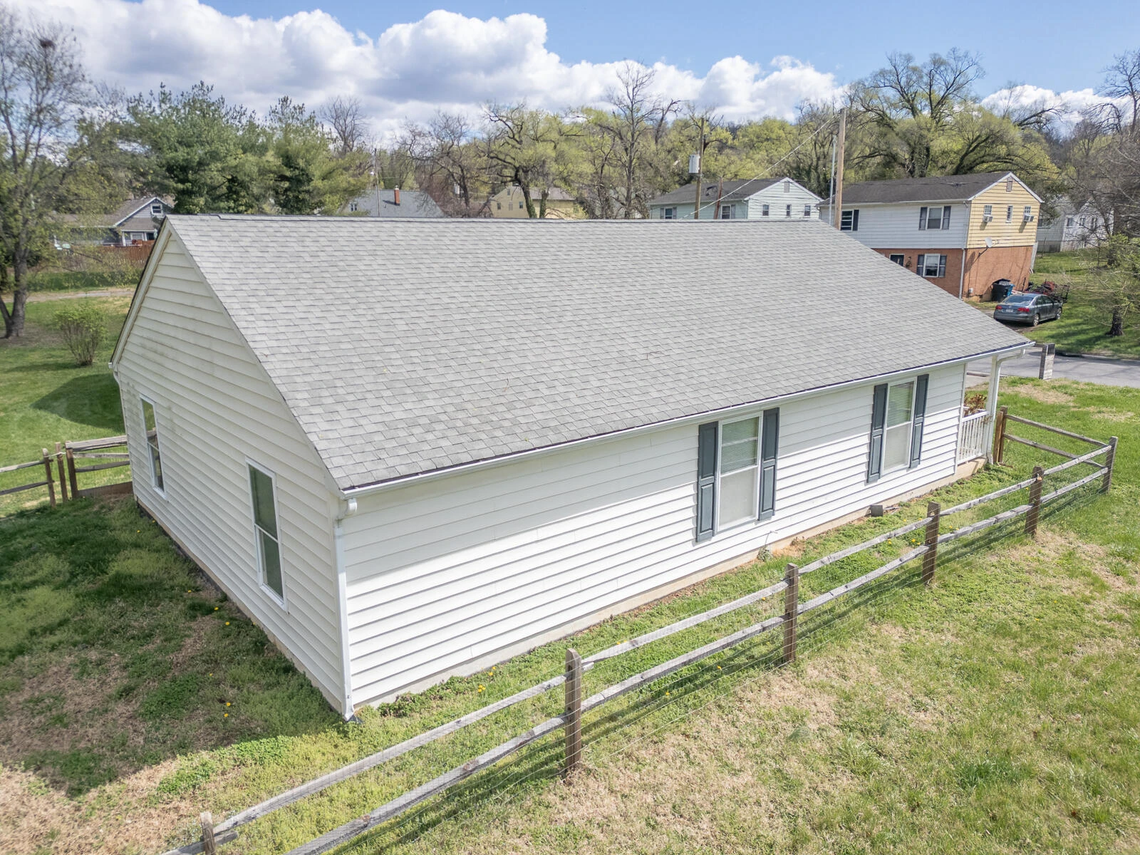 1729 Marvin ST - Photo 3